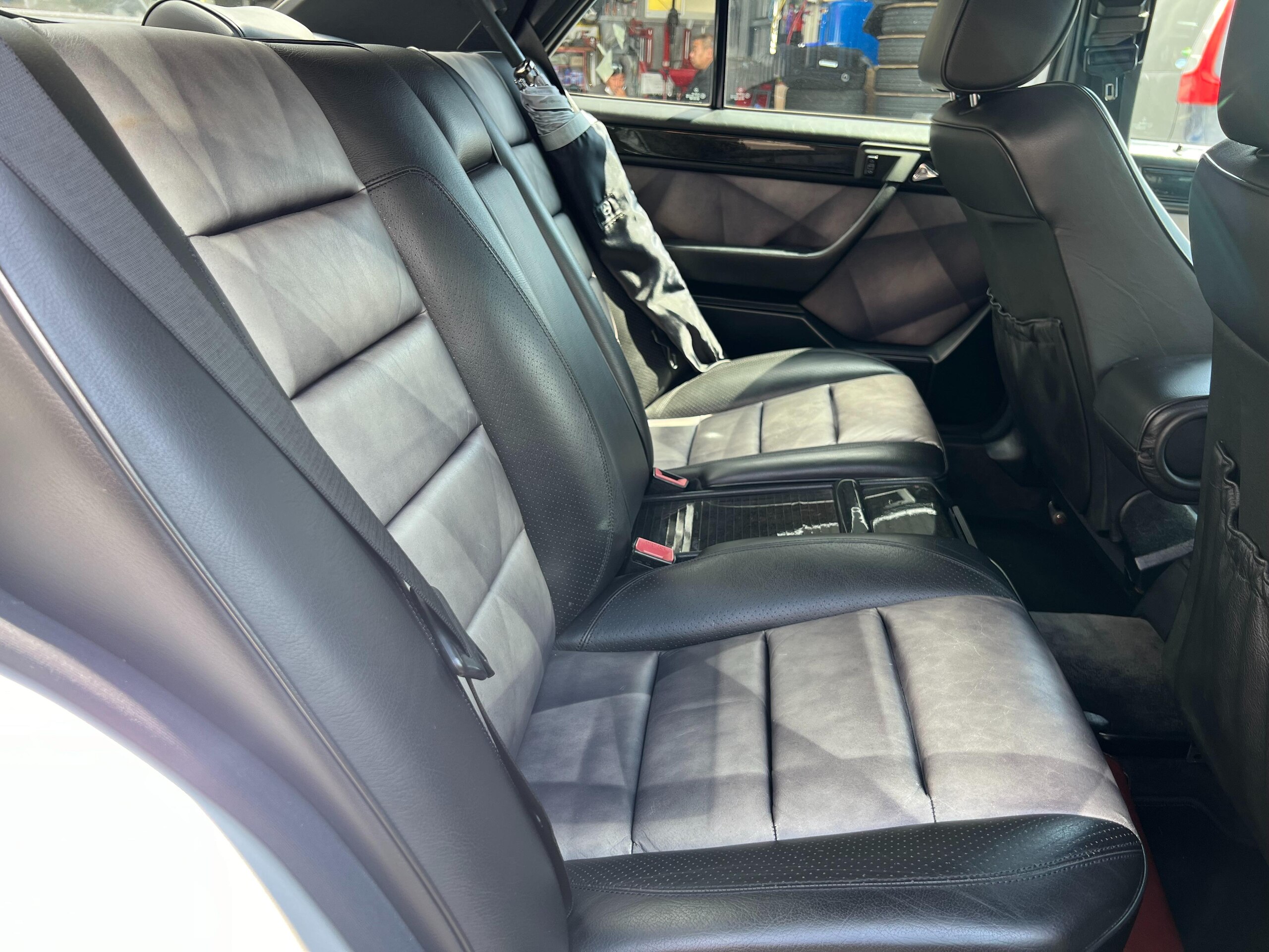 1995 Mercedes Benz E500 Limited — Photo 14 / 18