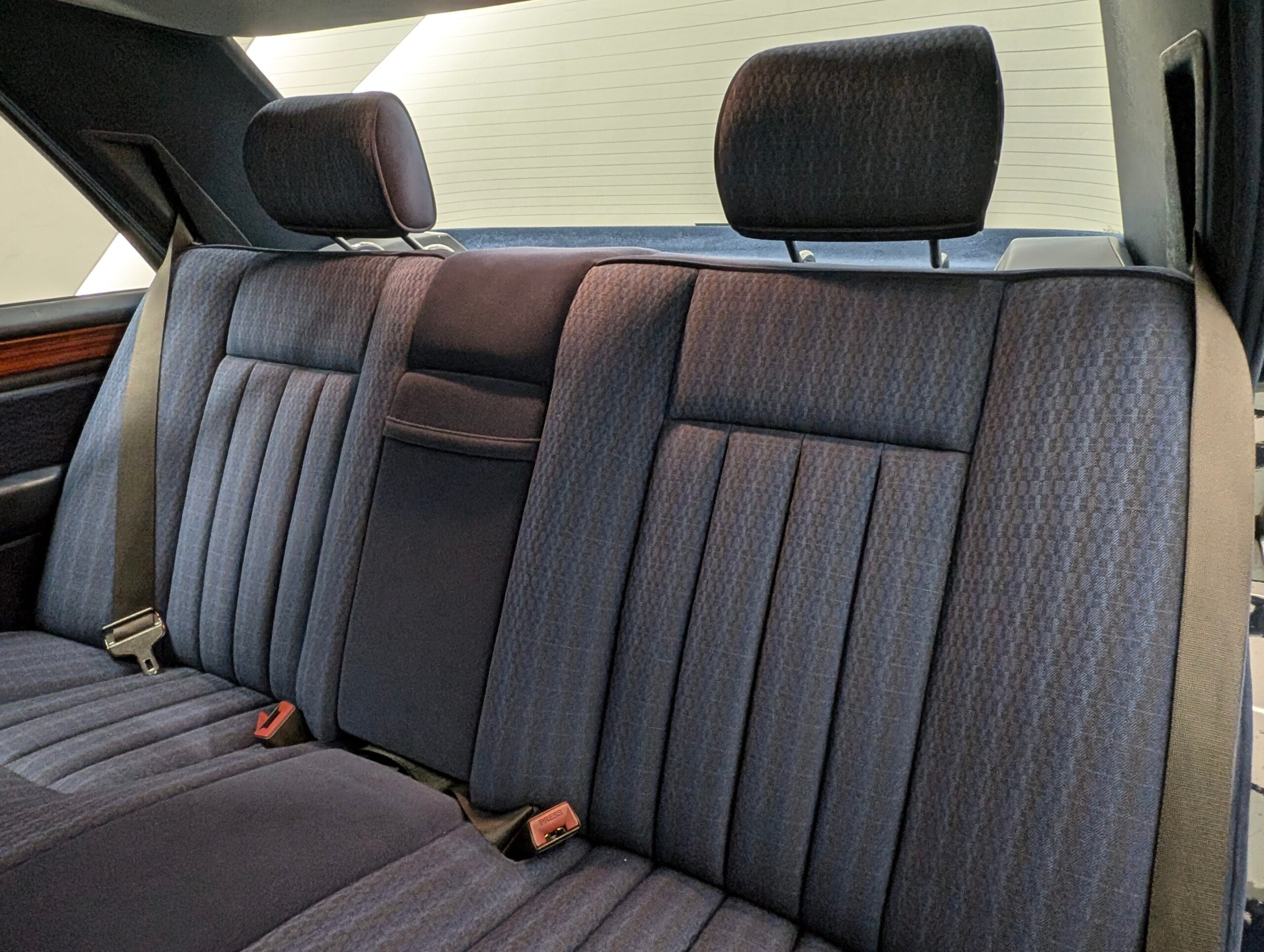 1992 Mercedes Benz 300E — Photo 15 / 21