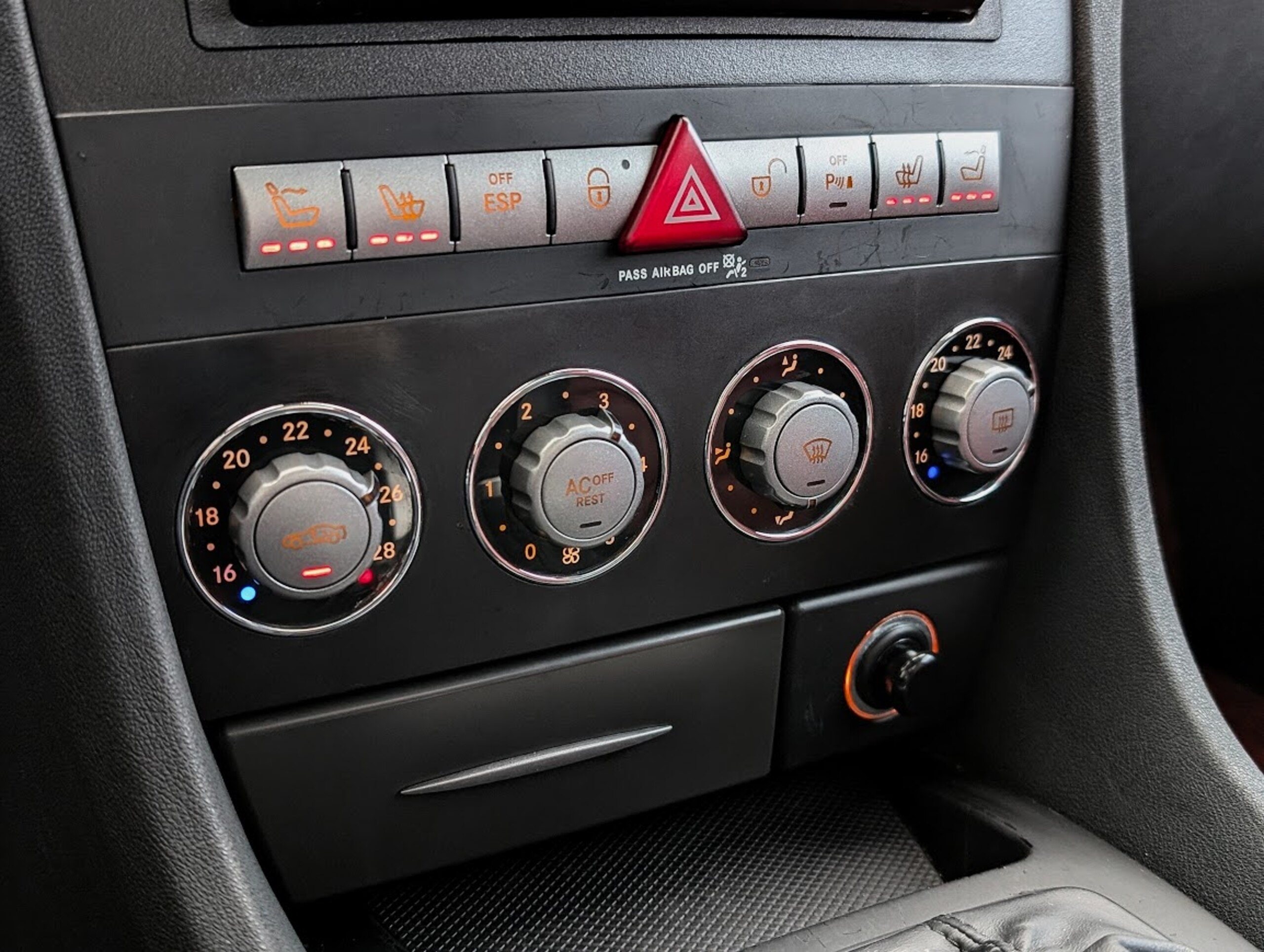 2004 Mercedes Benz SLK55 AMG — Photo 12 / 21