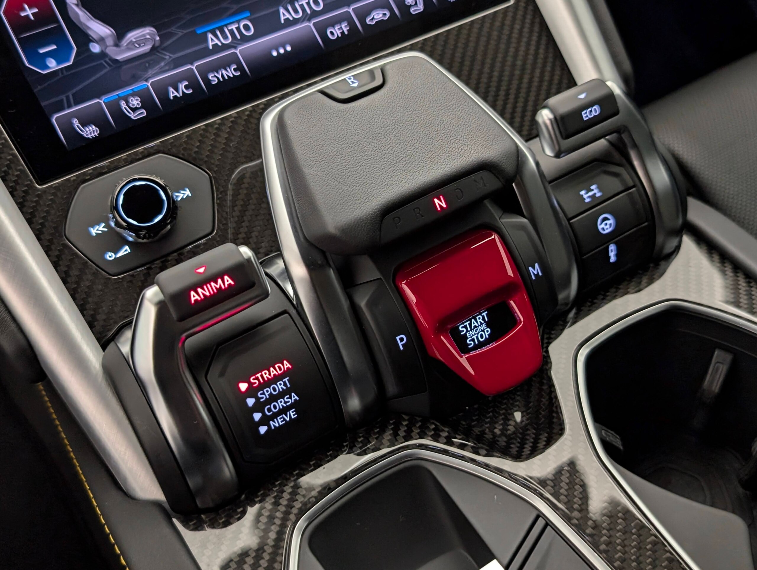 2019 Lamborghini Urus — Photo 14 / 21