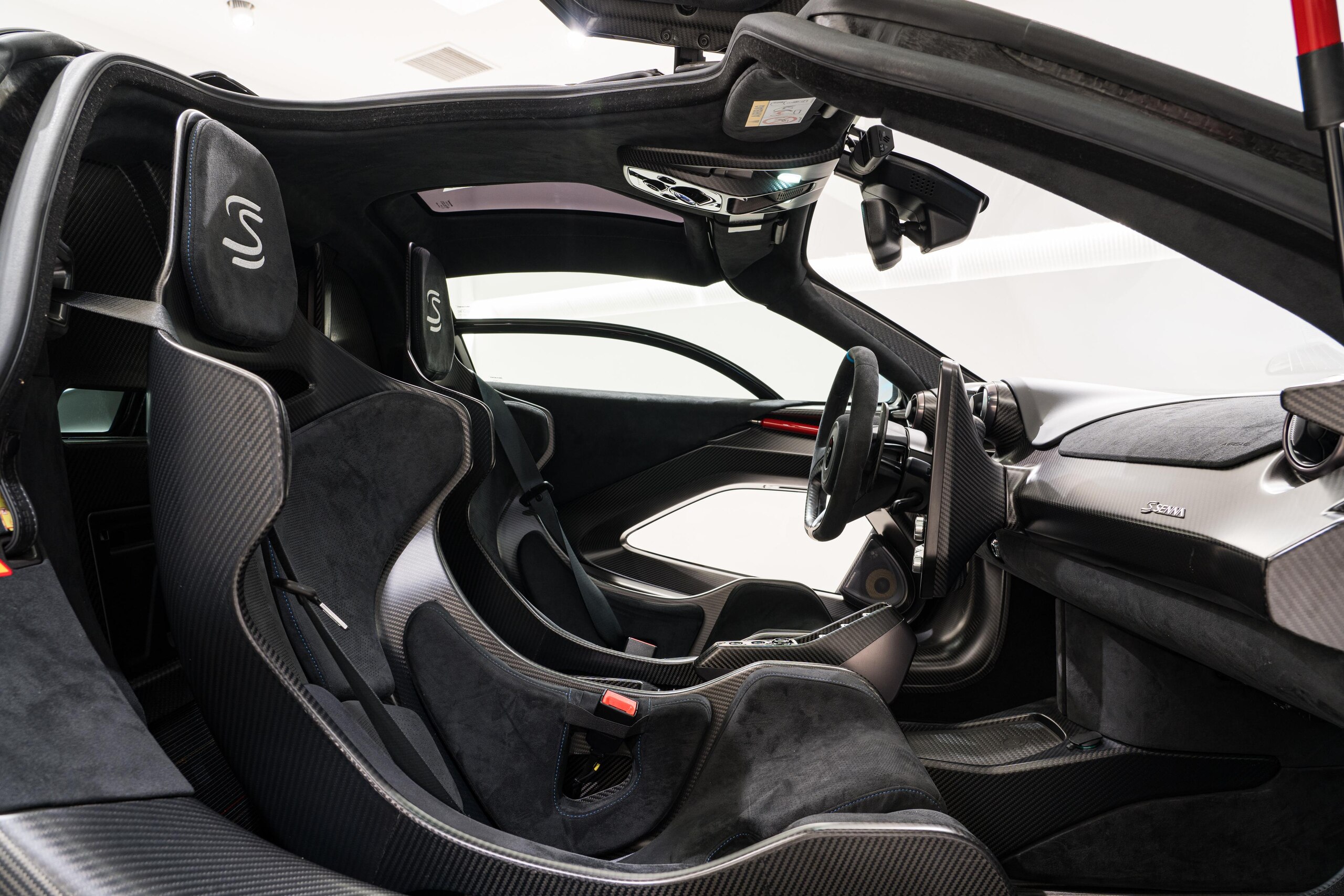 2019 McLaren Senna — Photo 12 / 18