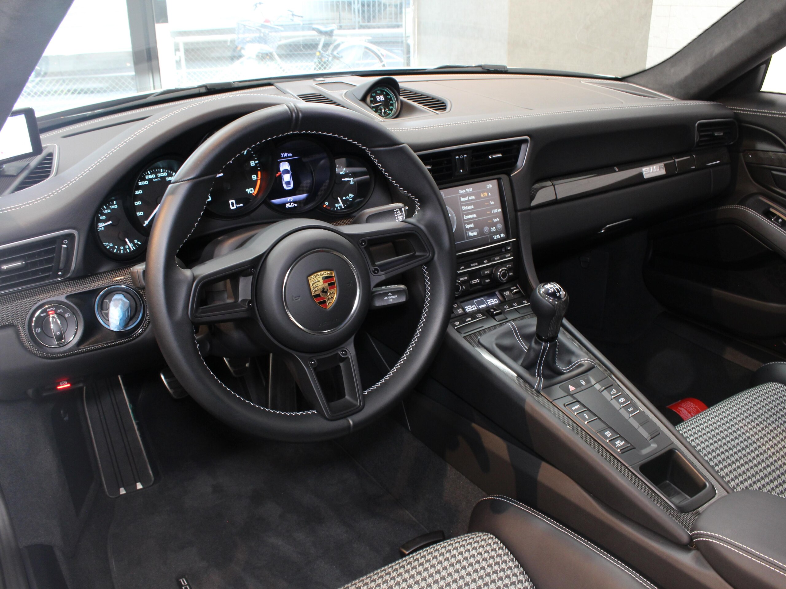 2016 Porsche 911 R — Photo 6 / 29