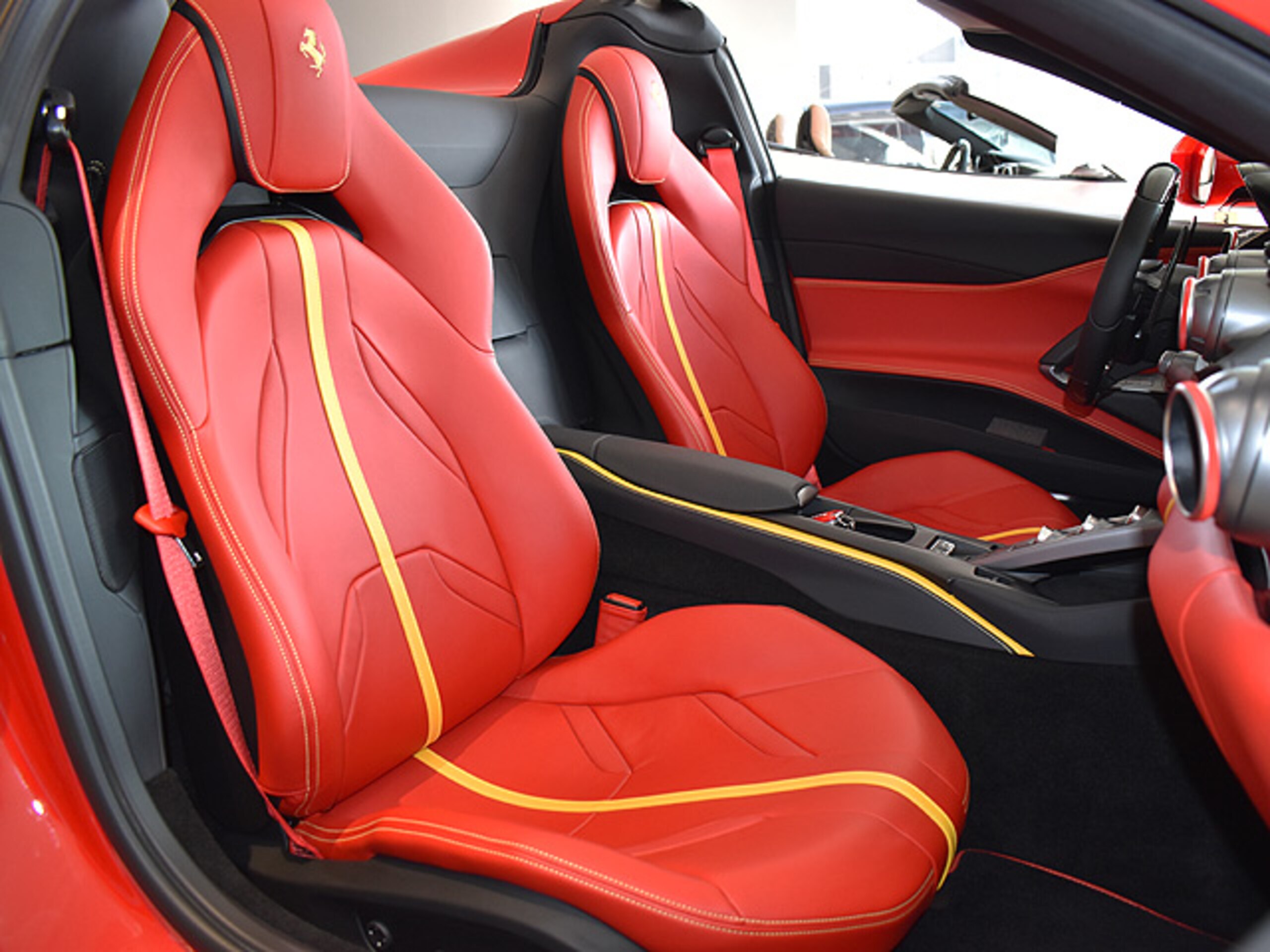 2021 Ferrari 812GTS — Photo 16 / 20