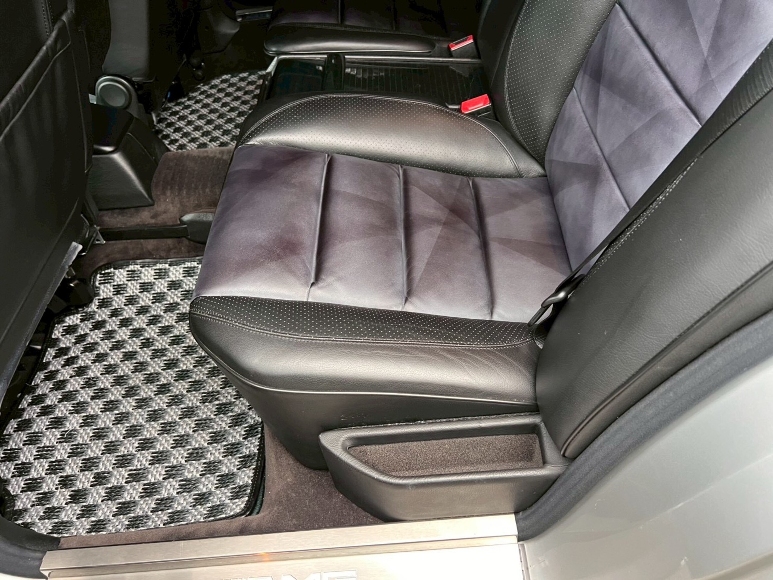 1995 Mercedes Benz E60 AMG — Photo 53 / 74