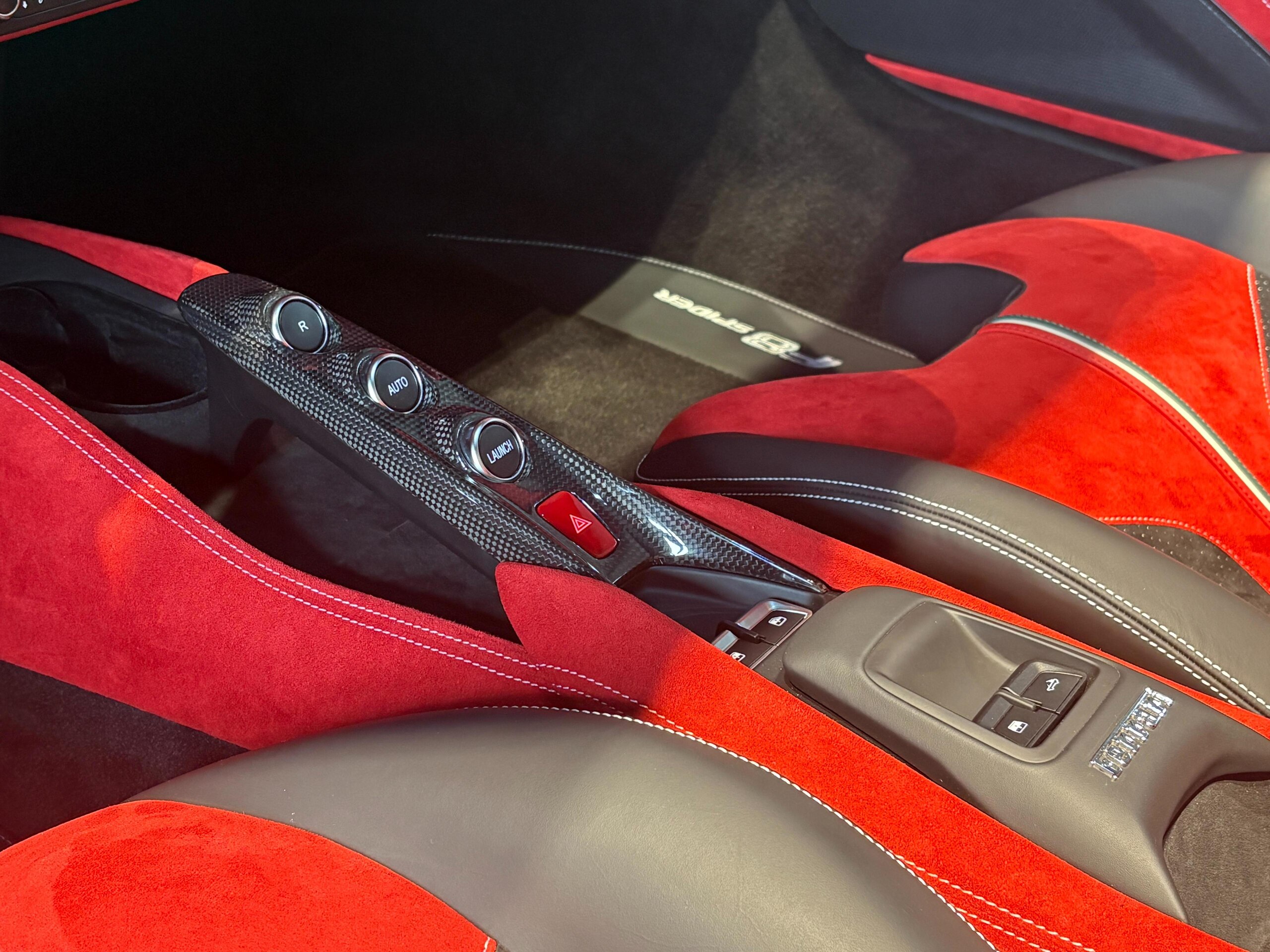 2022 Ferrari F8 Spider — Photo 9 / 23