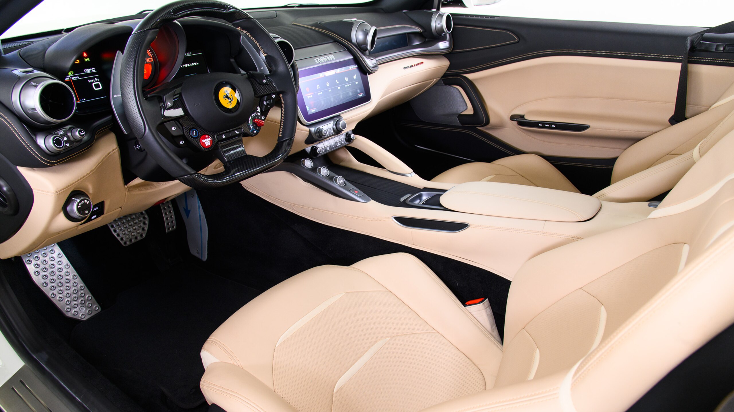 2020 Ferrari GTC4Lusso — Photo 6 / 24