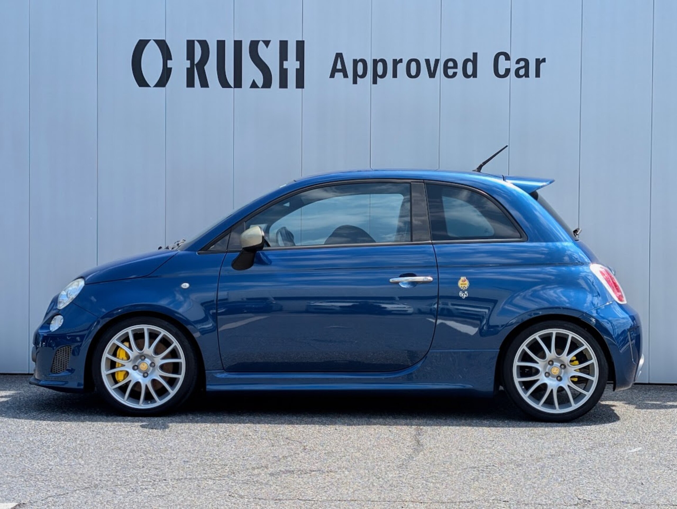 2011 Abarth 695 Tributo Ferrari — Photo 10 / 35