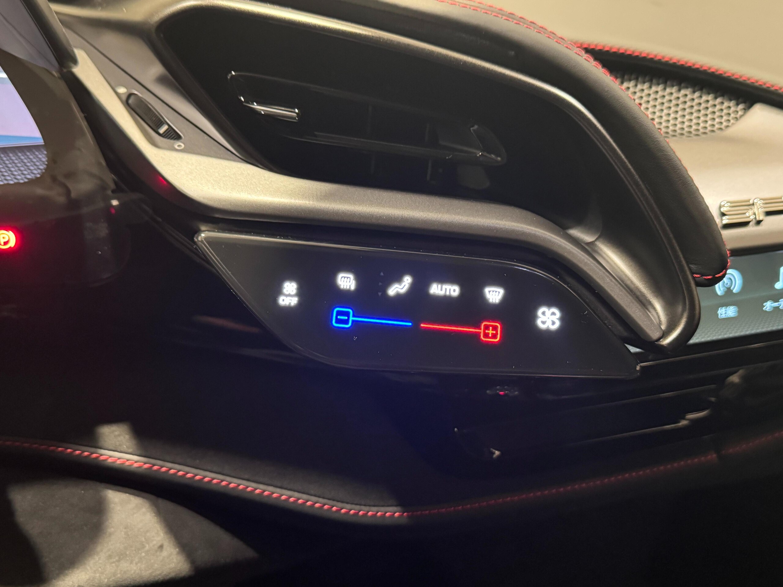 2021 Ferrari SF90 Stradale — Photo 20 / 29