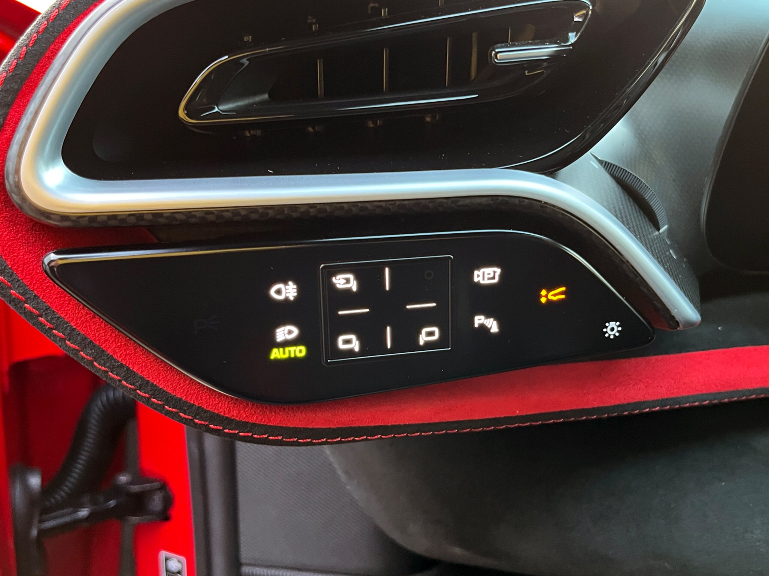 2026 Ferrari 296 Speciale — Photo 20 / 28