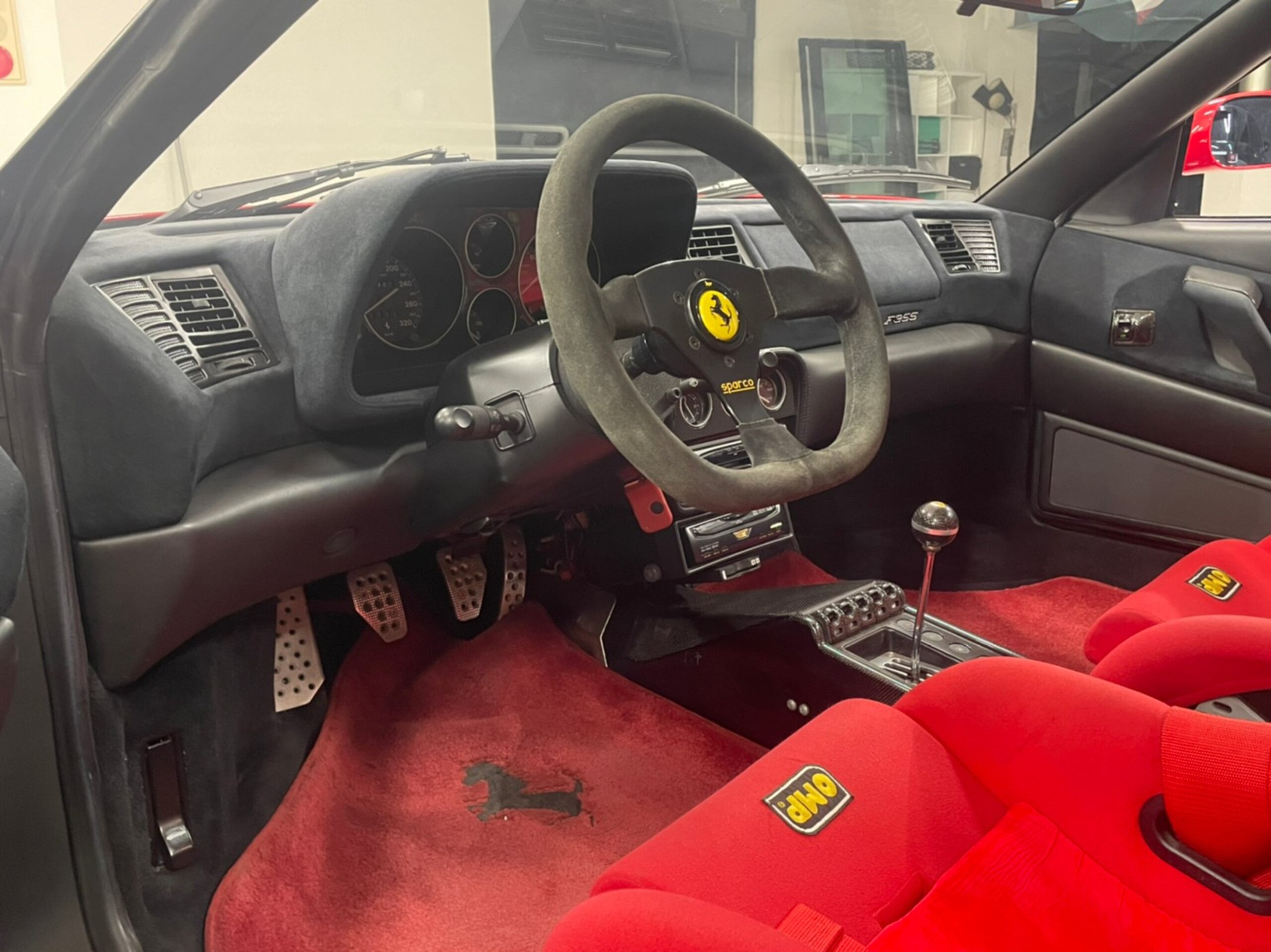 2000 Ferrari F355 GTS — Photo 9 / 23