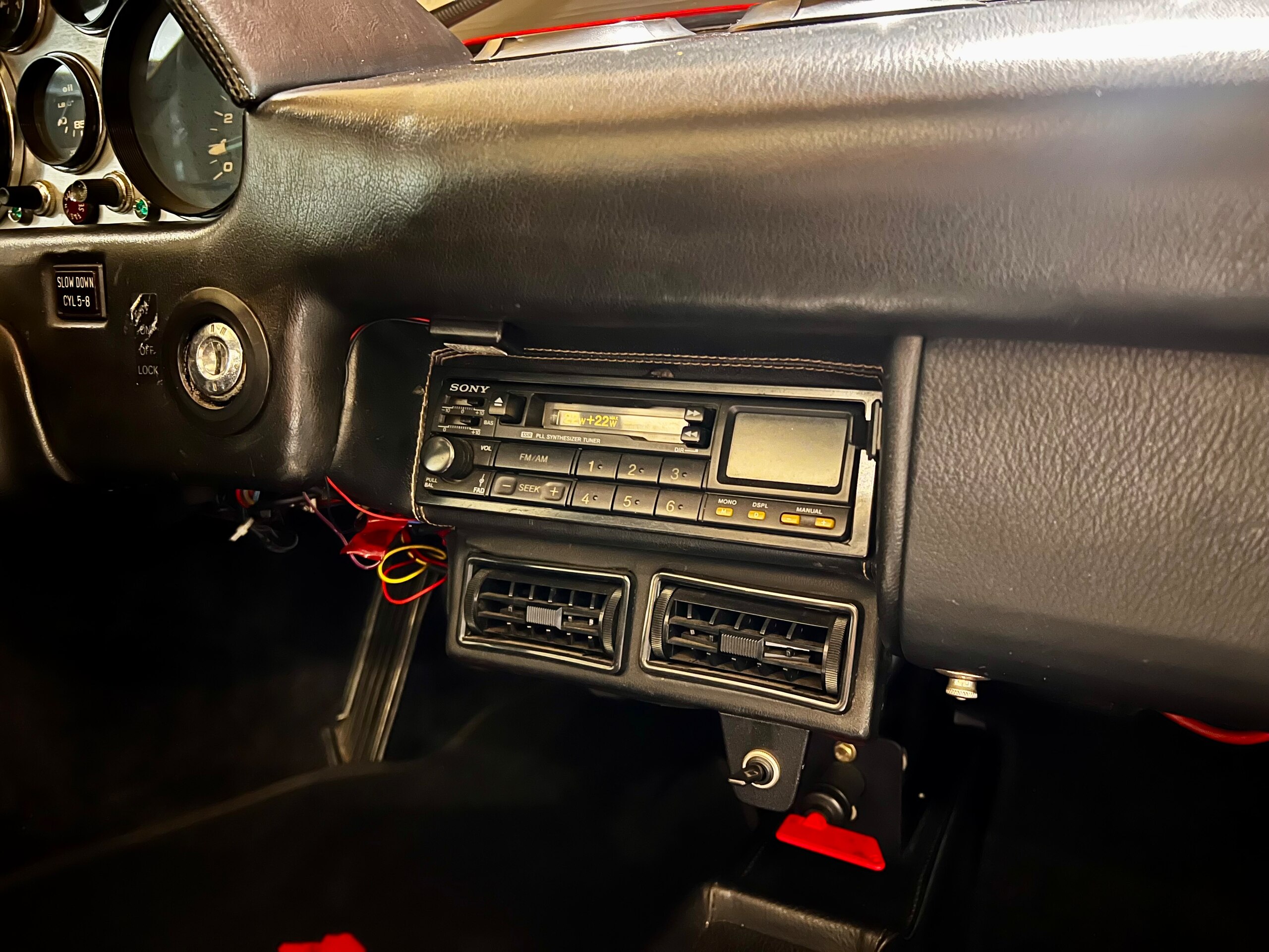 1980 Ferrari 308GTS — Photo 11 / 17