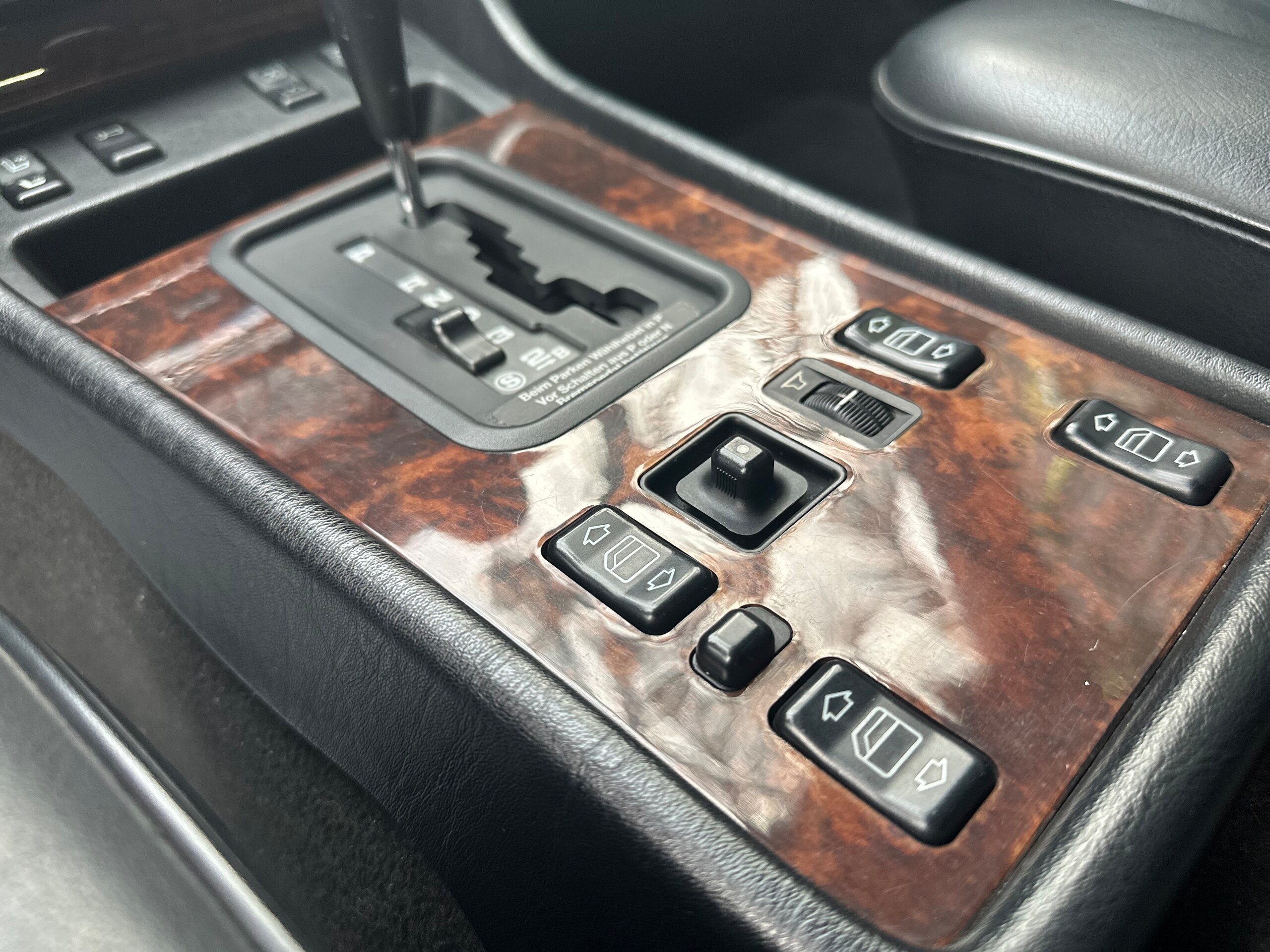 1991 Mercedes Benz 560SEC — Photo 11 / 17