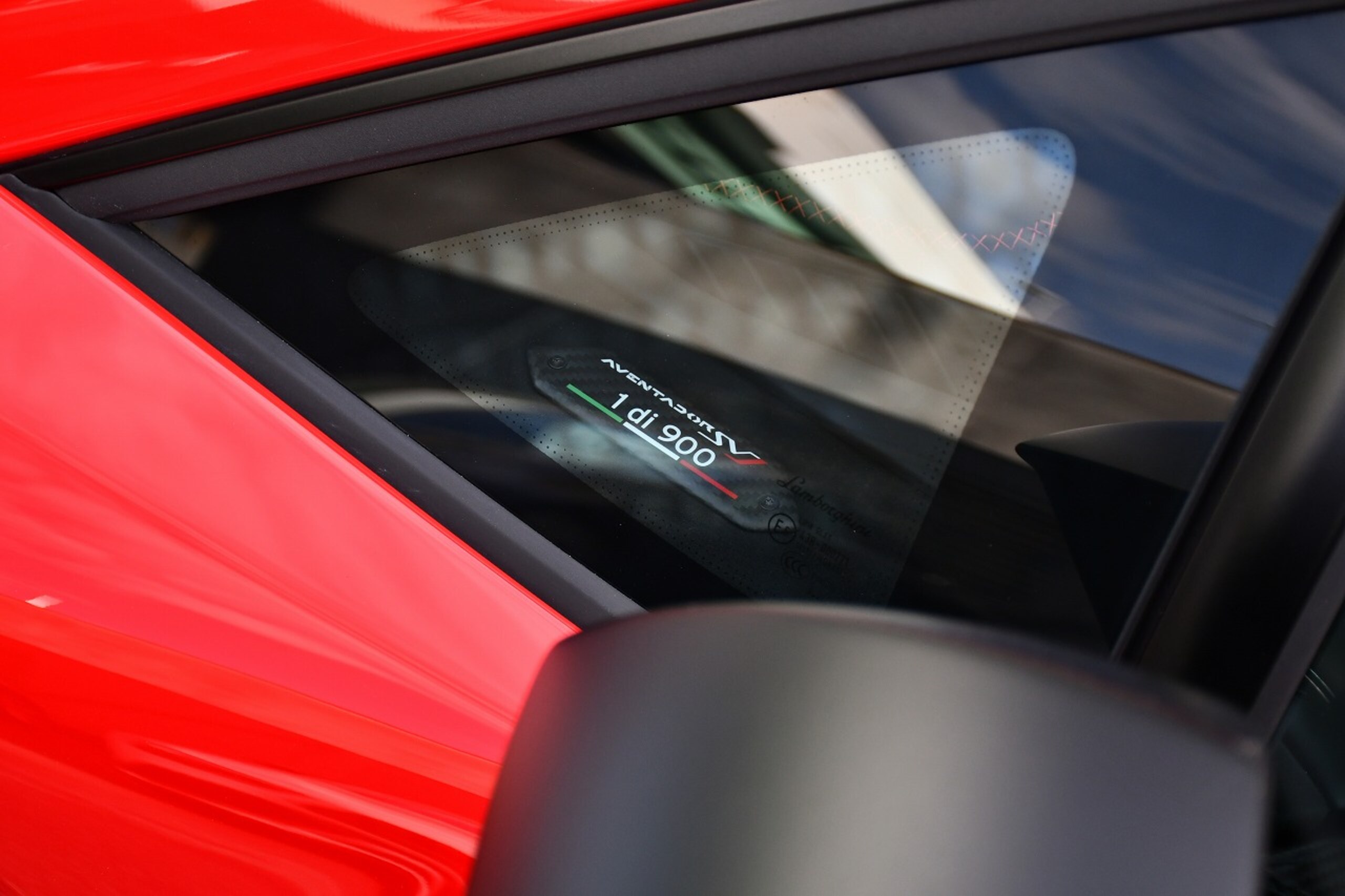2019 Lamborghini Aventador SVJ — Photo 11 / 46