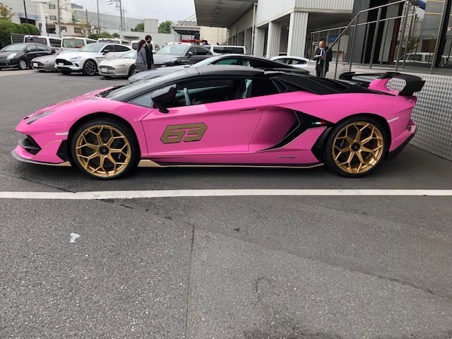 2021 Lamborghini Aventador Roadster SVJ 63 body color Rosa Bebe Shiny for sale in Japan