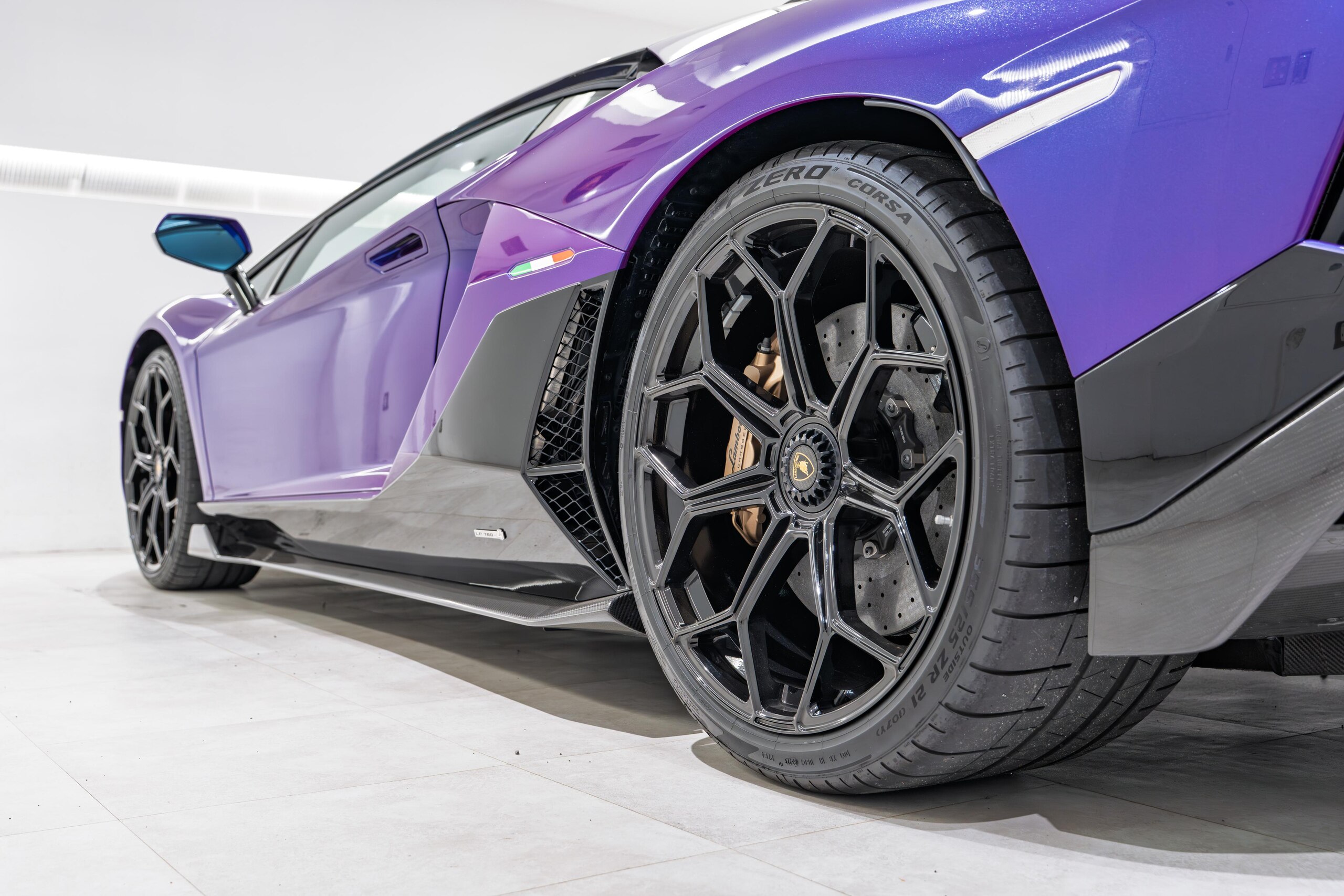 2022 Lamborghini Aventador LP780-4 Ultimae — Photo 25 / 28