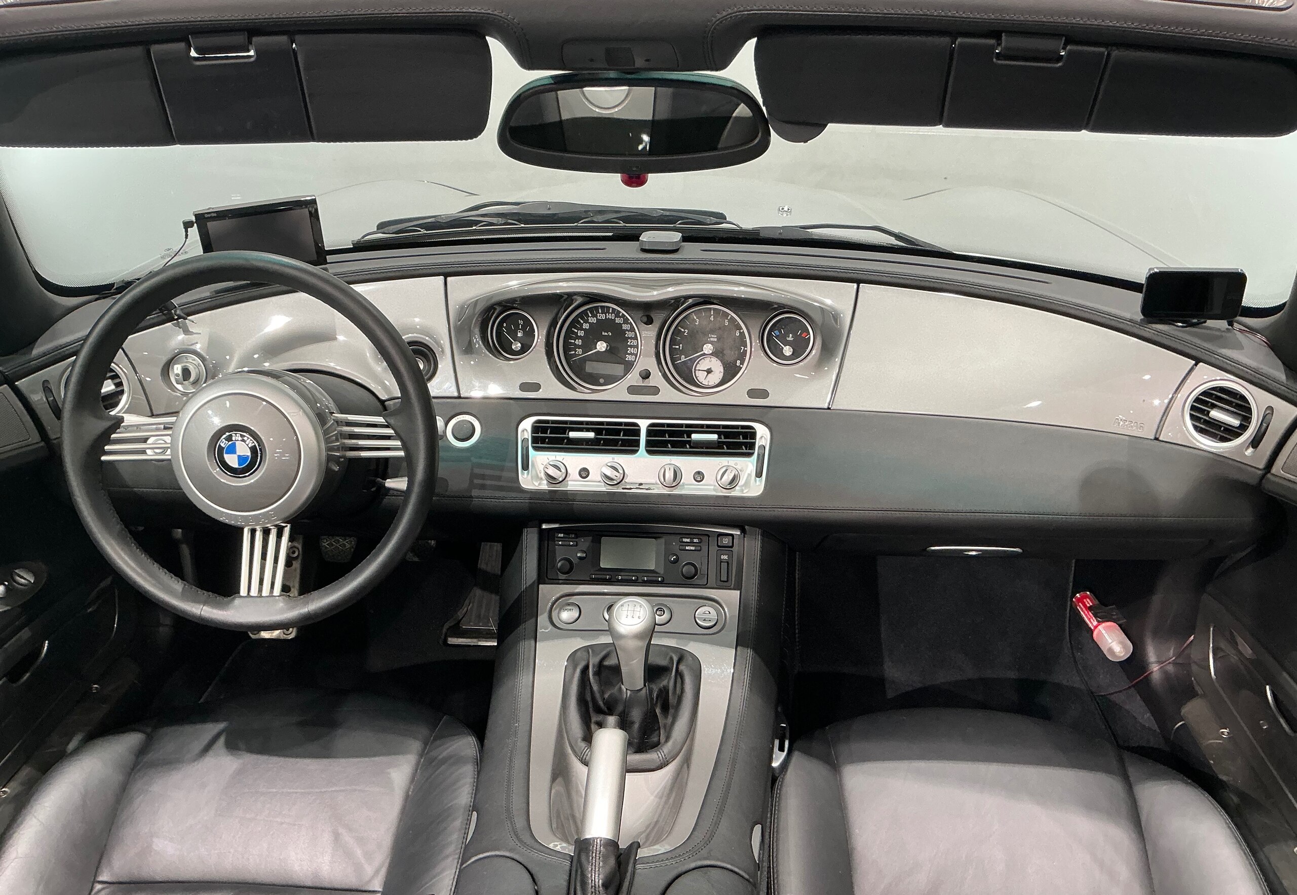 2000 BMW Z8 — Photo 7 / 19