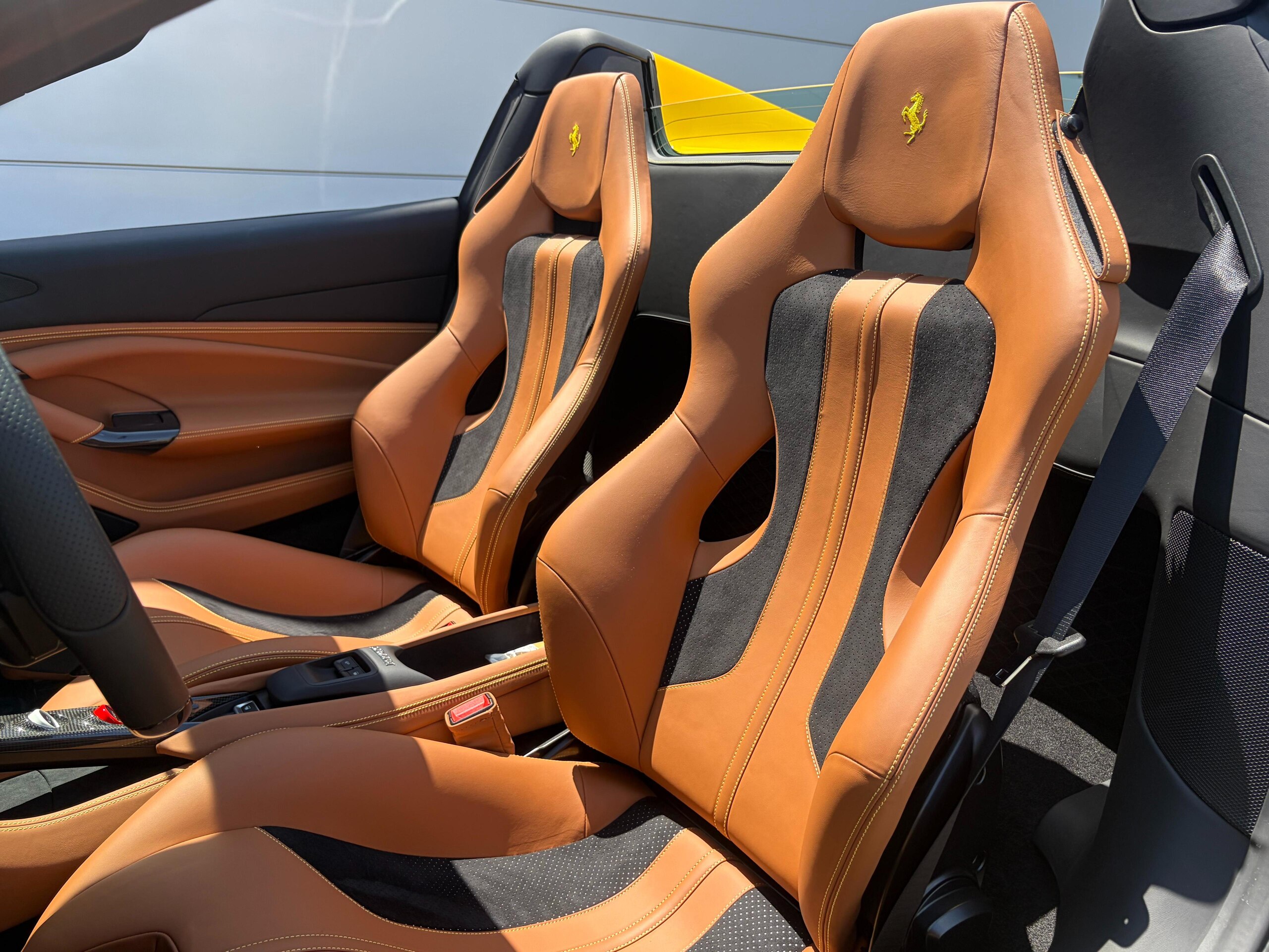 2021 Ferrari F8 Spider — Photo 6 / 37