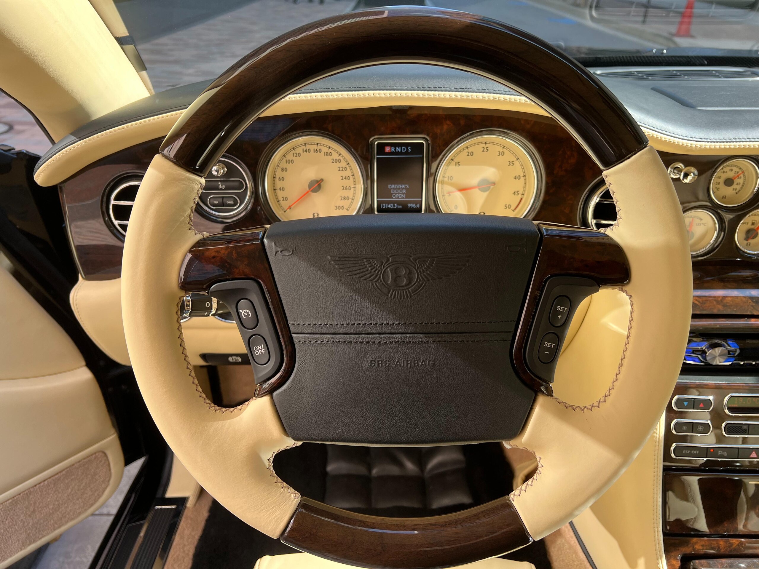 2007 Bentley Azure — Photo 11 / 13