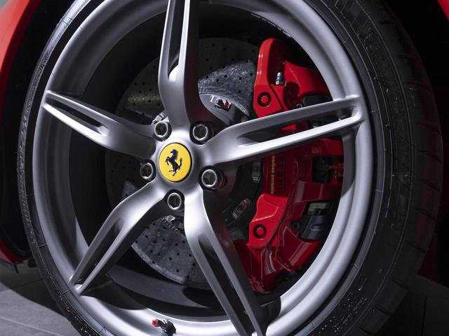 2015 Ferrari 458 Speciale — Photo 13 / 26