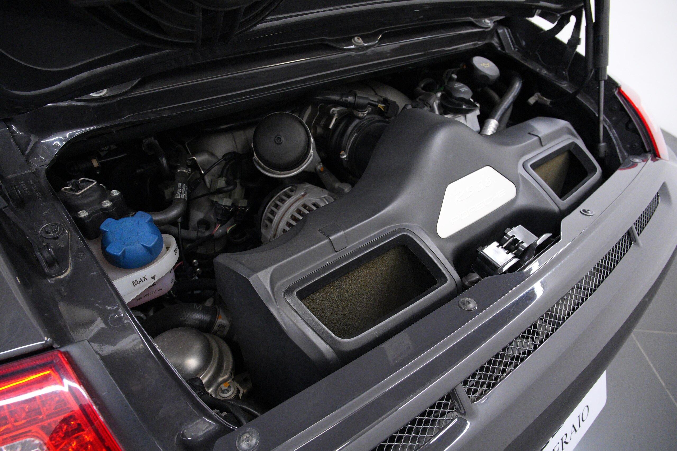 2011 Porsche 911 GT3 RS — Photo 42 / 43