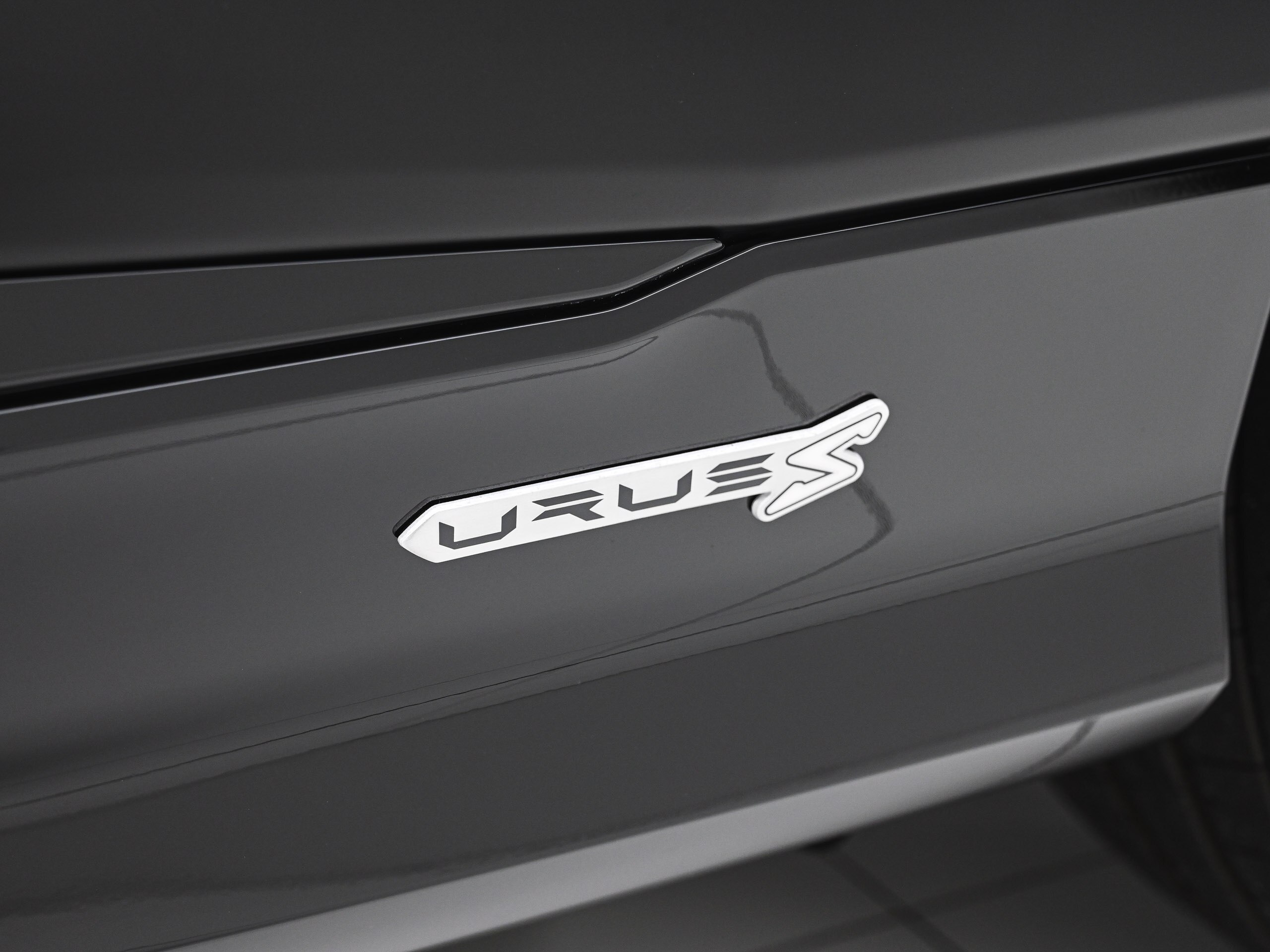 2025 Lamborghini Urus S — Photo 22 / 25