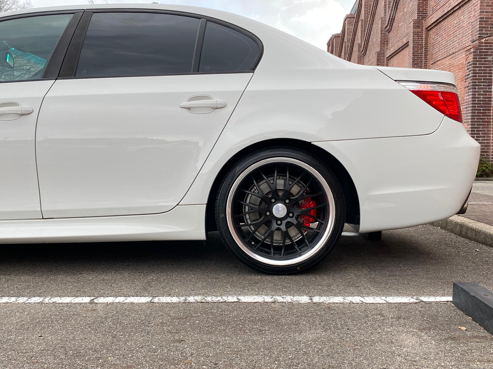 2009 BMW 525i M Sport — Photo 10 / 24