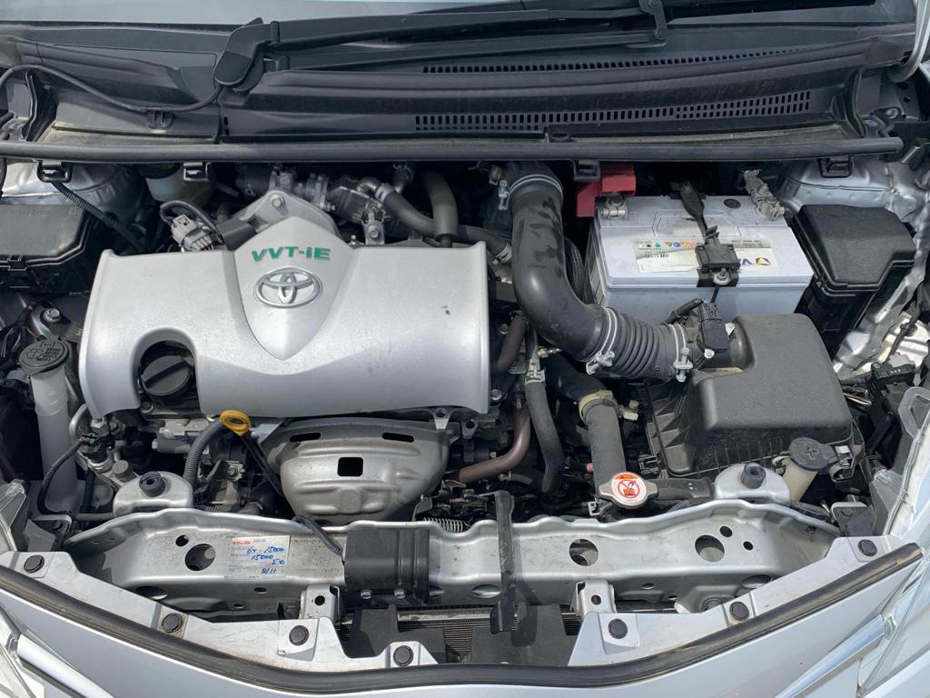 2019 Toyota Vitz — Photo 6 / 21