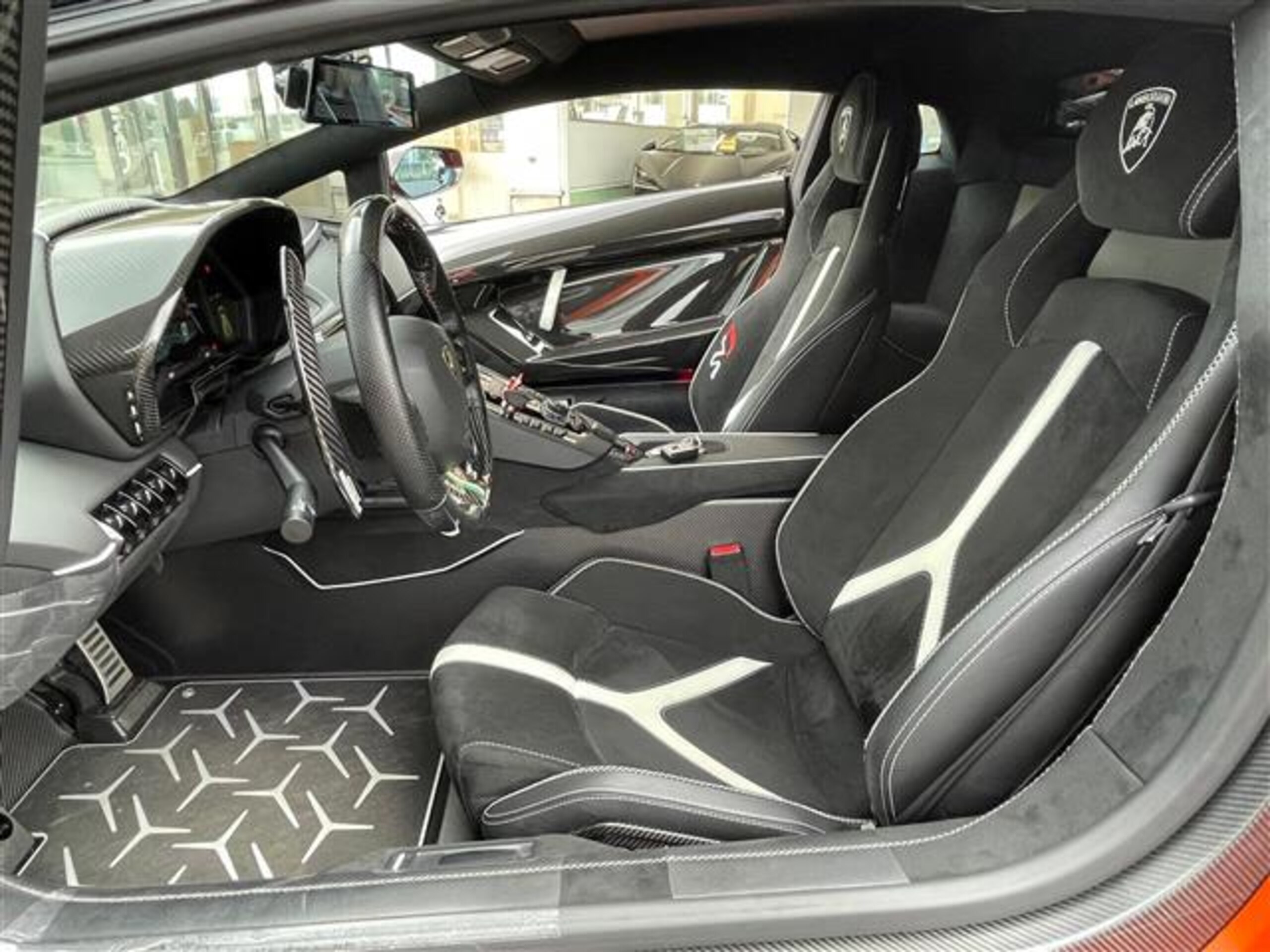 2019 Lamborghini Aventador SVJ — Photo 8 / 20