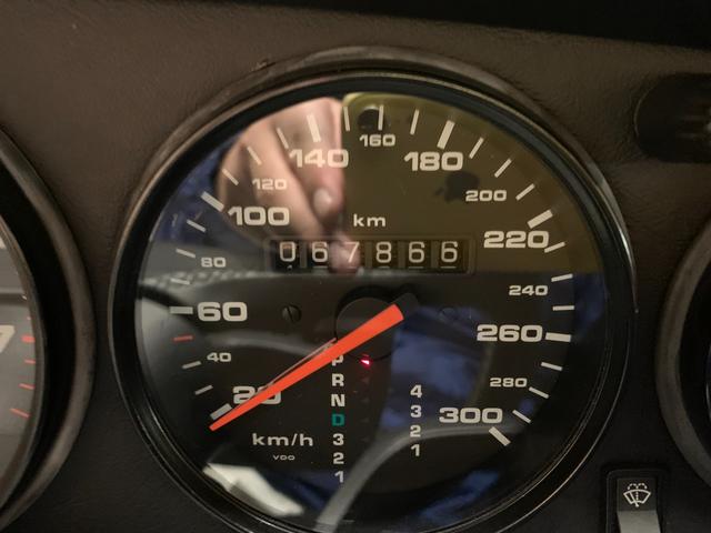 1991 Porsche 911 Carrera 2 — Photo 10 / 17