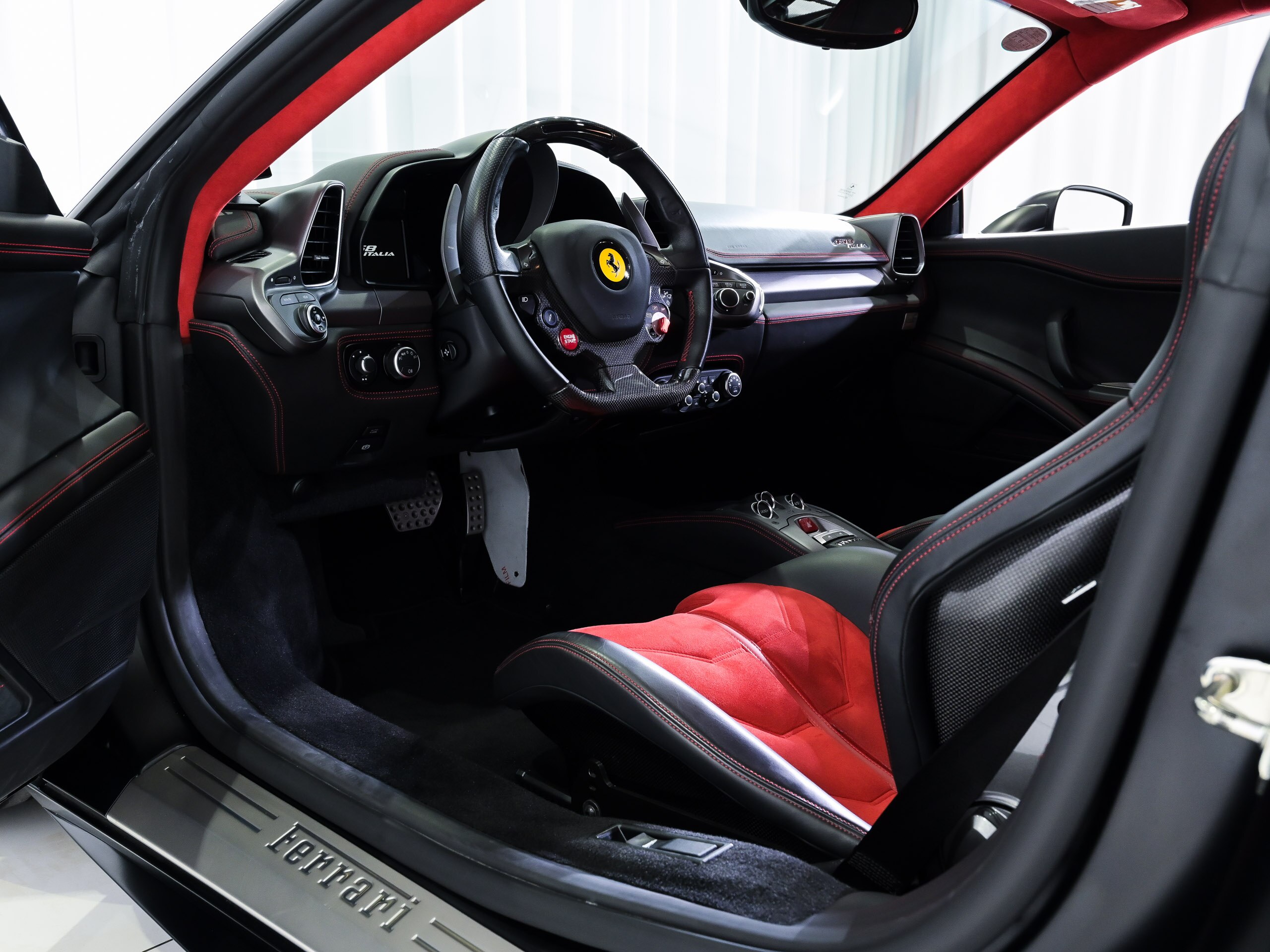 2010 Ferrari 458 Italia F1 DCT — Photo 8 / 22