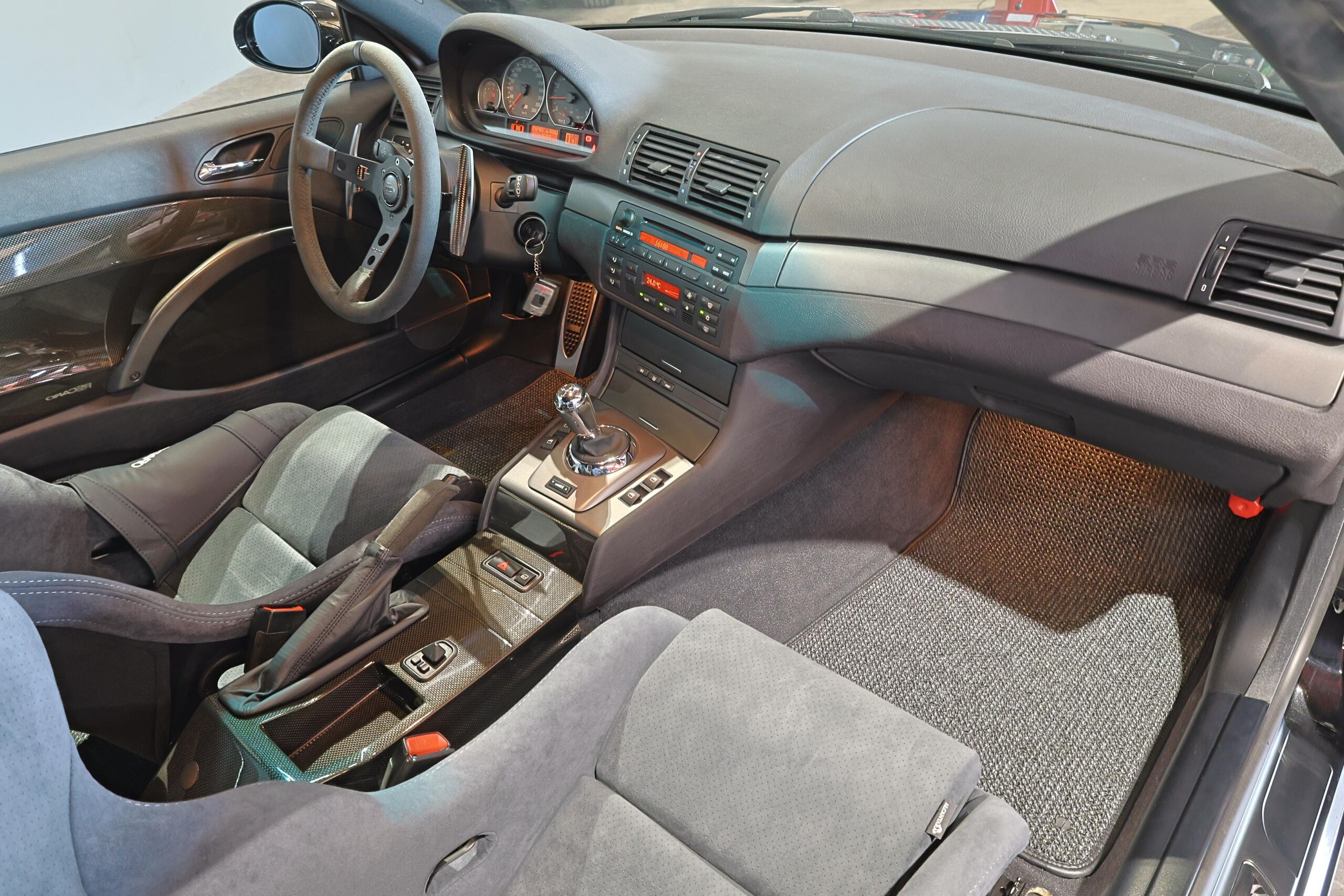 2003 BMW M3 CSL — Photo 31 / 46