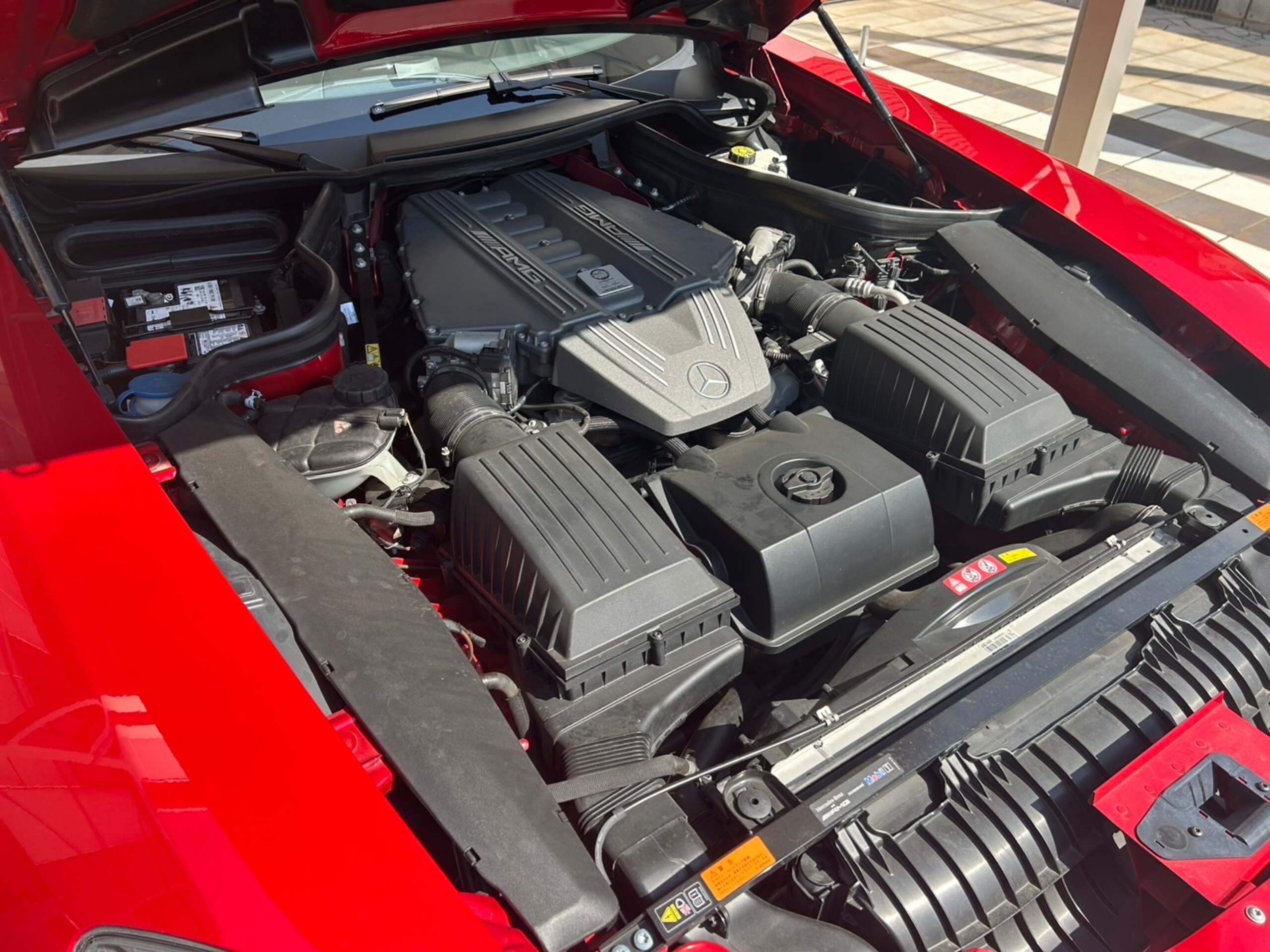 2010 Mercedes Benz SLS AMG — Photo 12 / 13