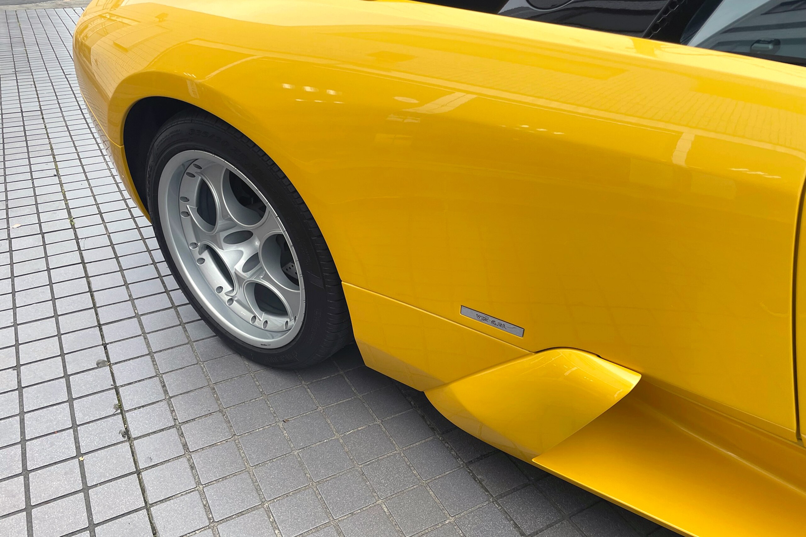 2003 Lamborghini Murcielago — Photo 7 / 12