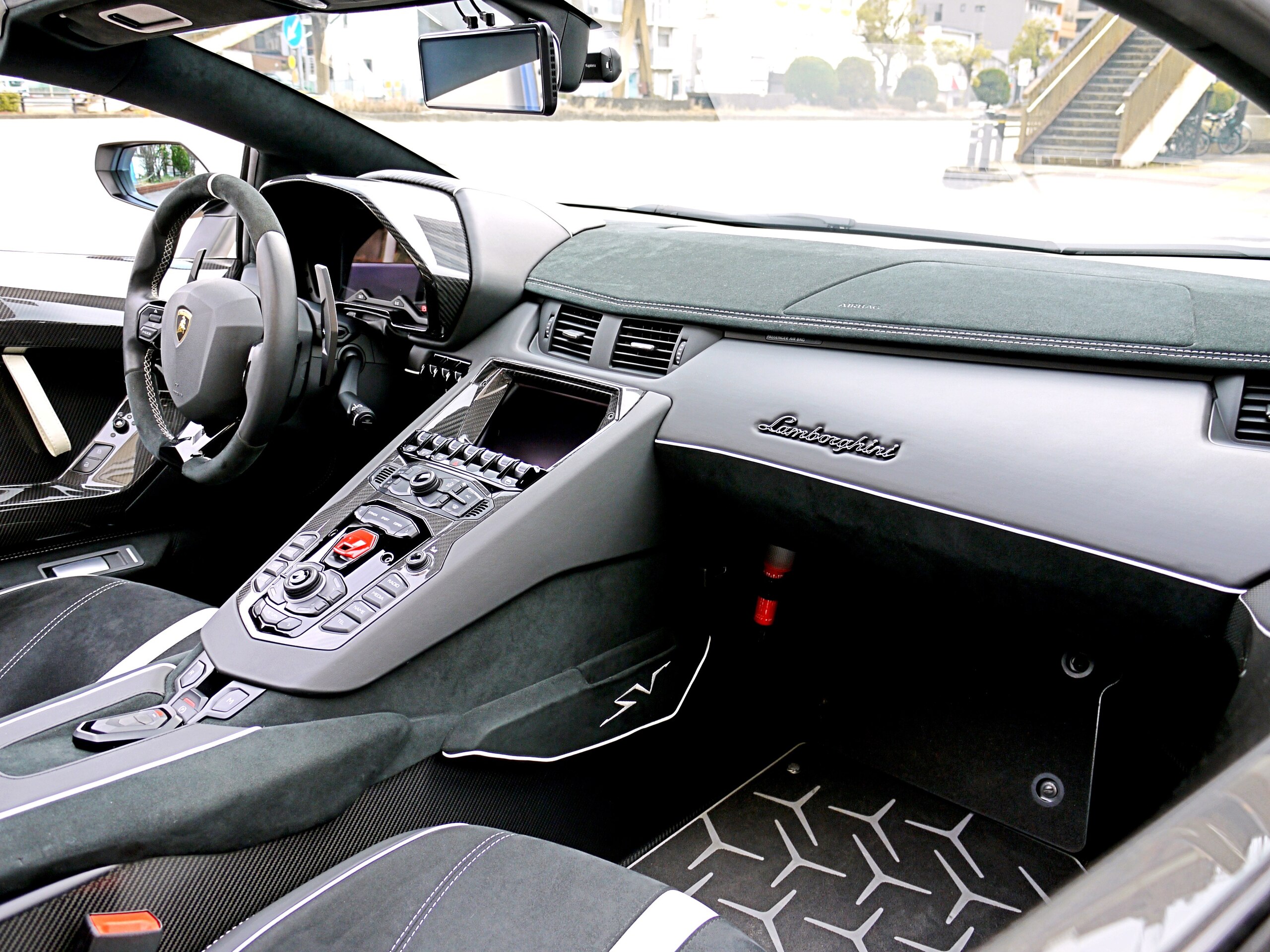 2017 Lamborghini Aventador Roadster SV — Photo 14 / 17