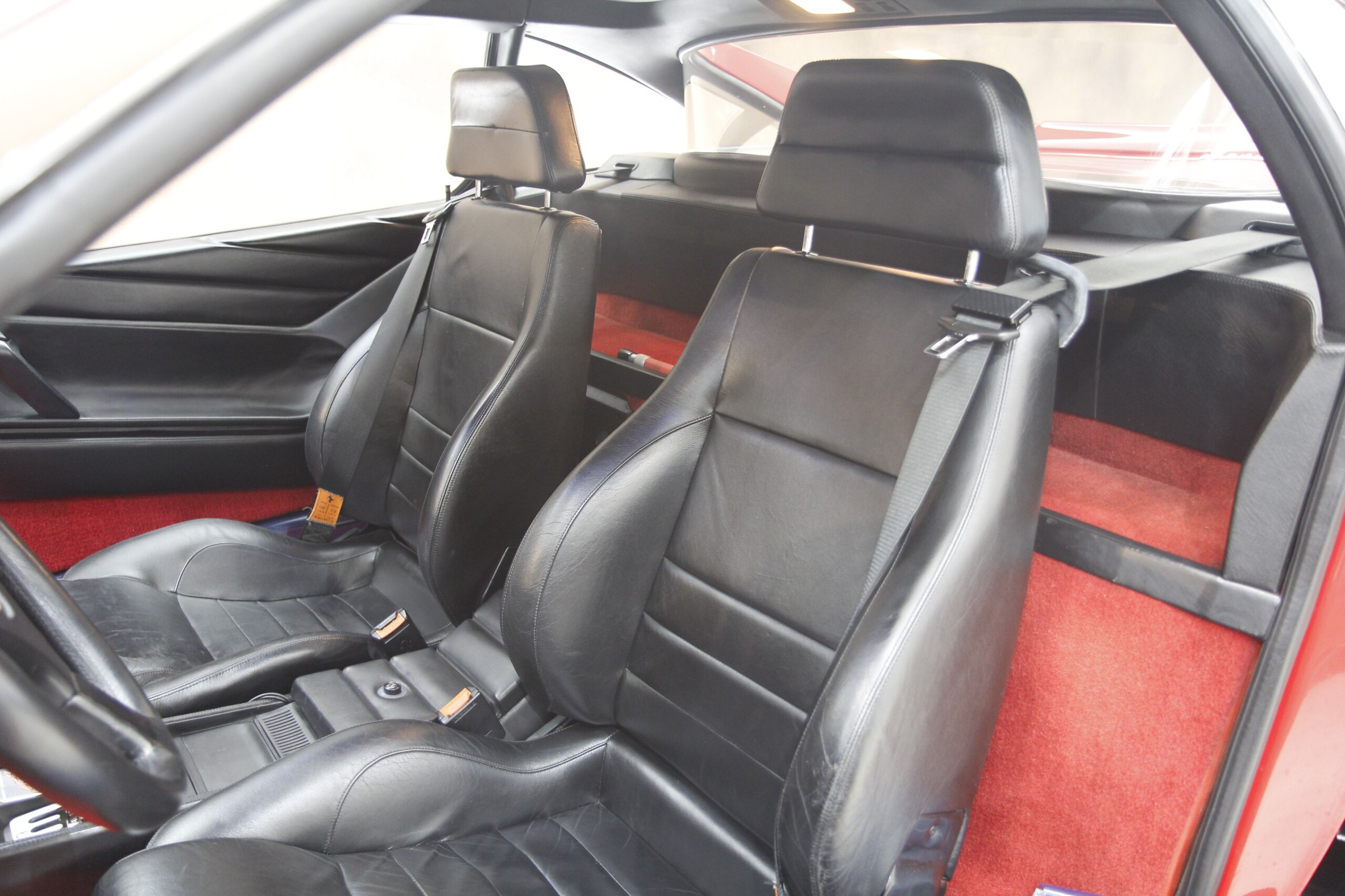 1990 Ferrari 348 TB — Photo 11 / 18