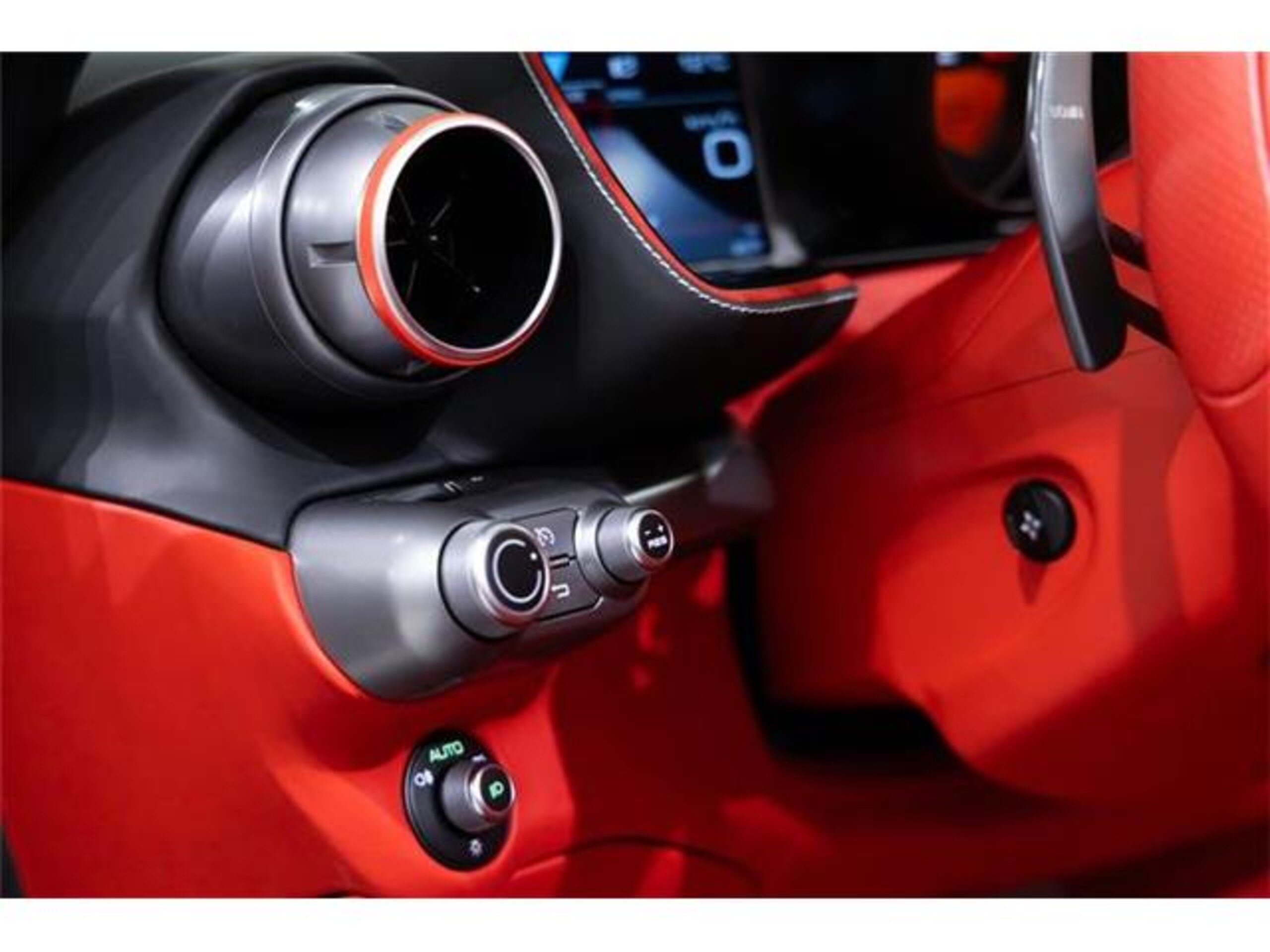2020 Ferrari 812GTS — Photo 13 / 18