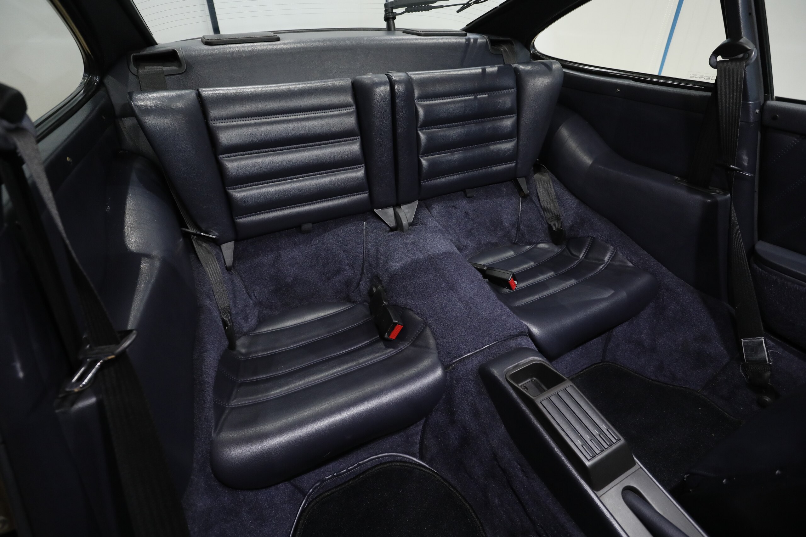 1992 Porsche 911 Carrera 2 — Photo 15 / 21