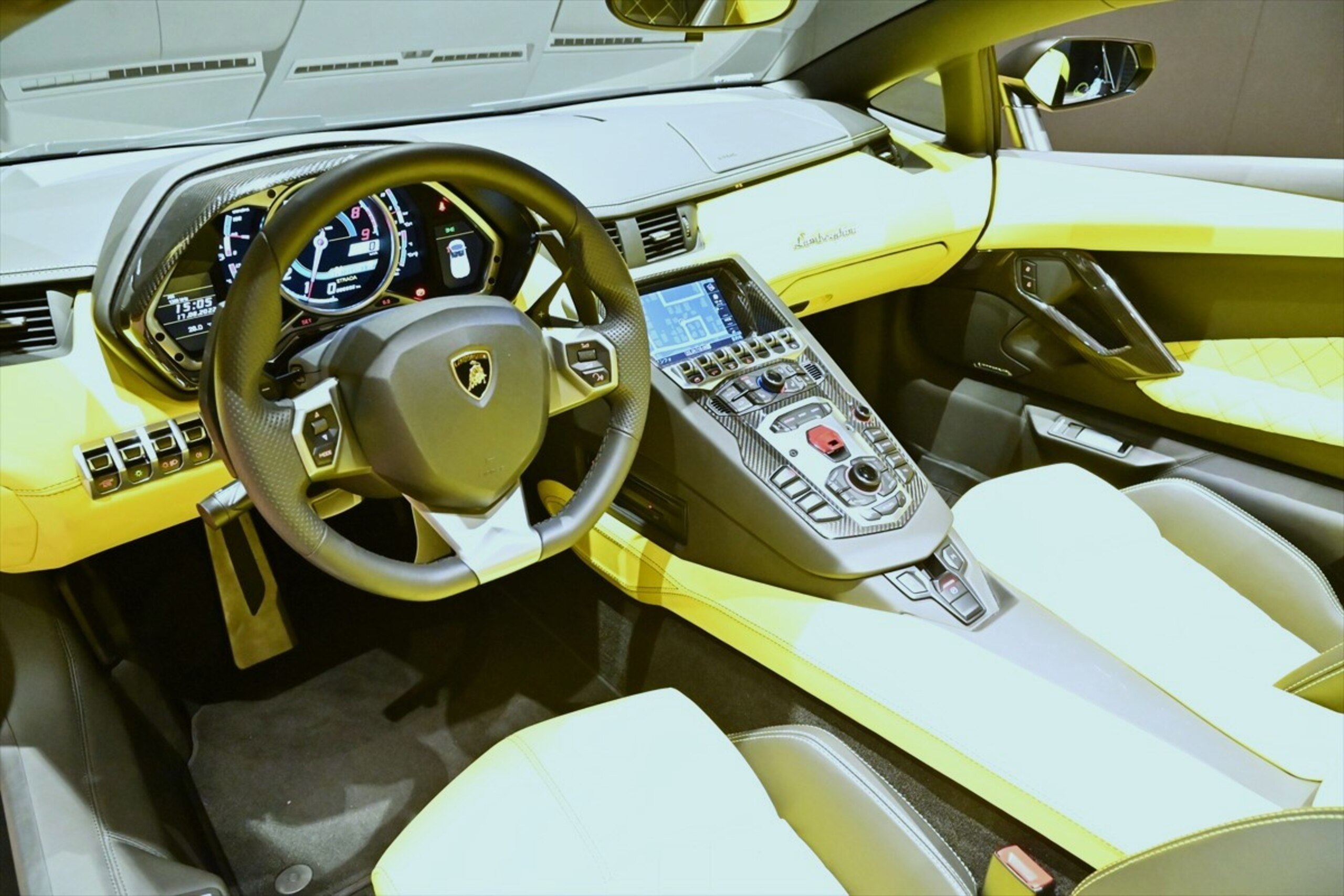2014 Lamborghini Aventador Roadster LP720-4 — Photo 7 / 22