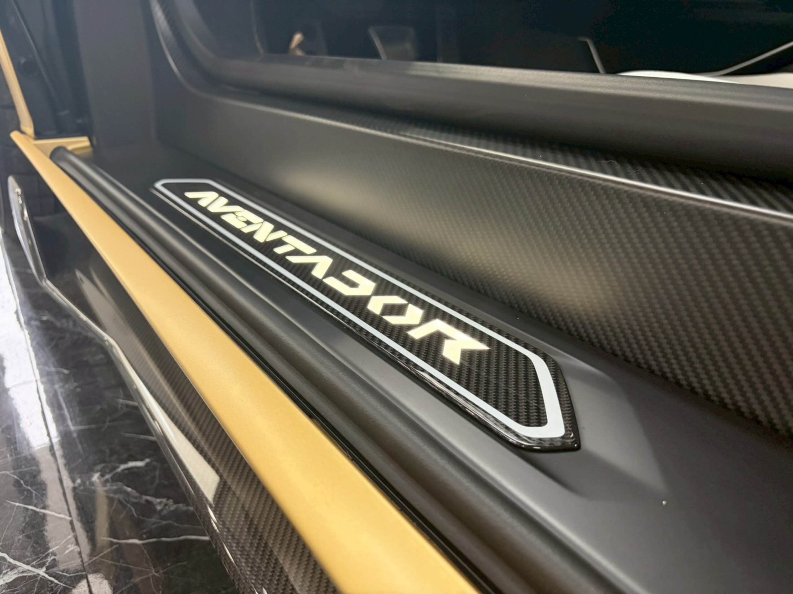 2019 Lamborghini Aventador SVJ — Photo 32 / 41