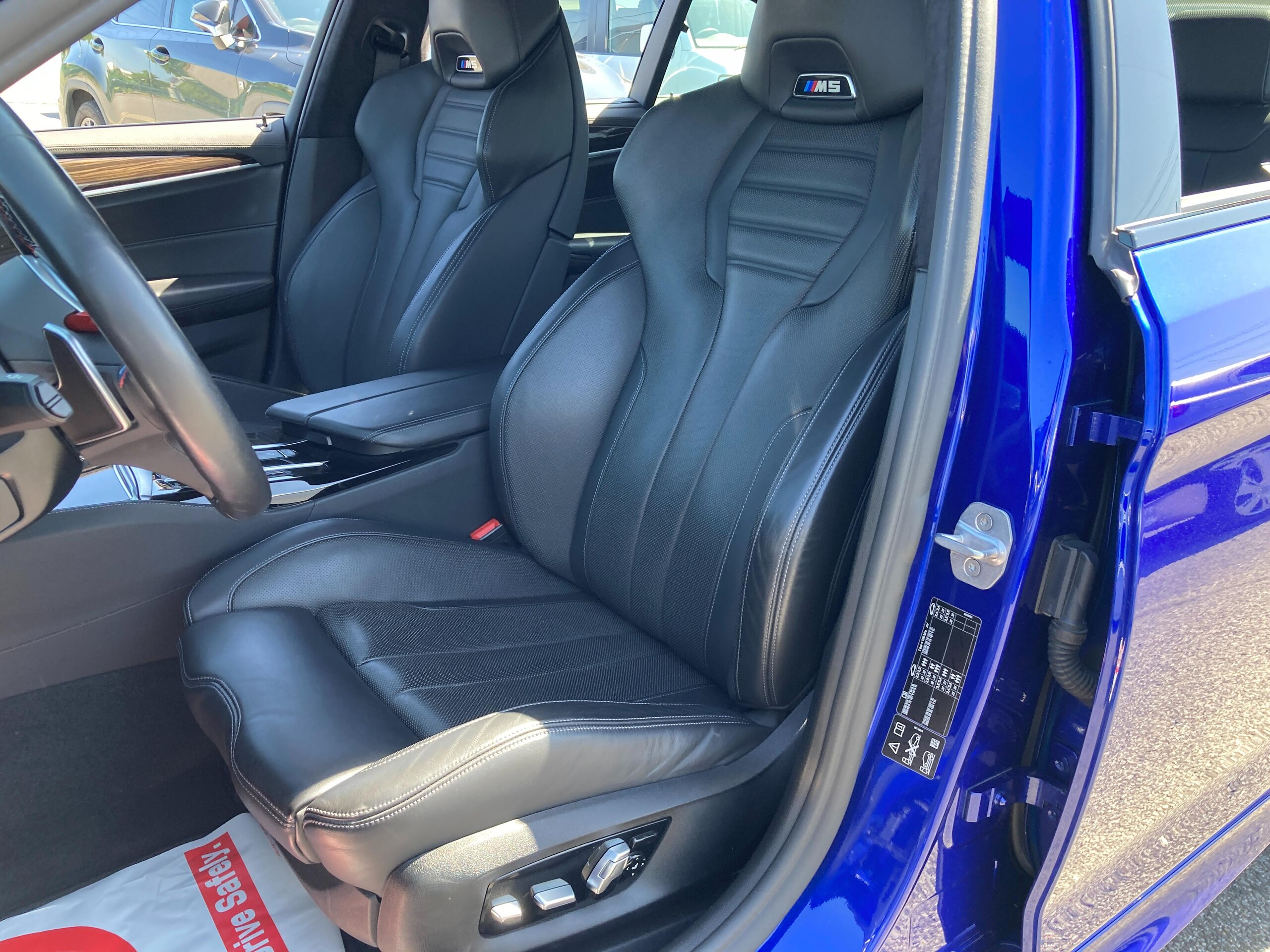 2018 BMW M5 — Photo 12 / 27