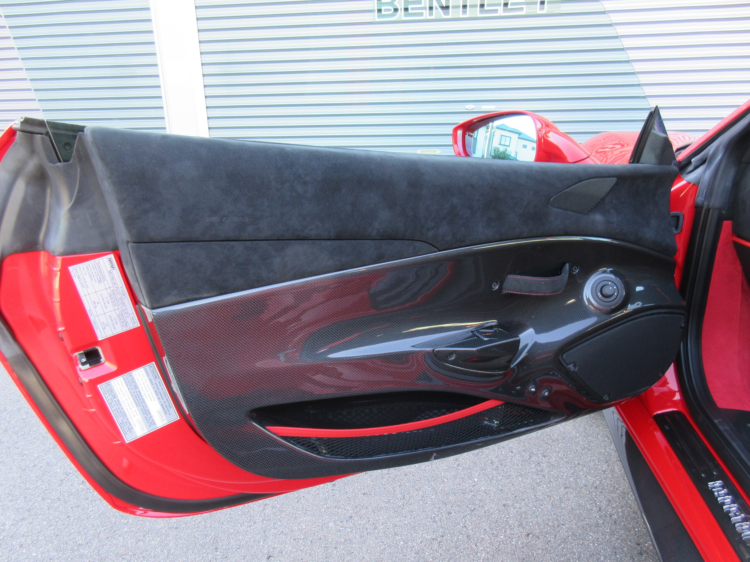 2019 Ferrari 488 Pista — Photo 8 / 17