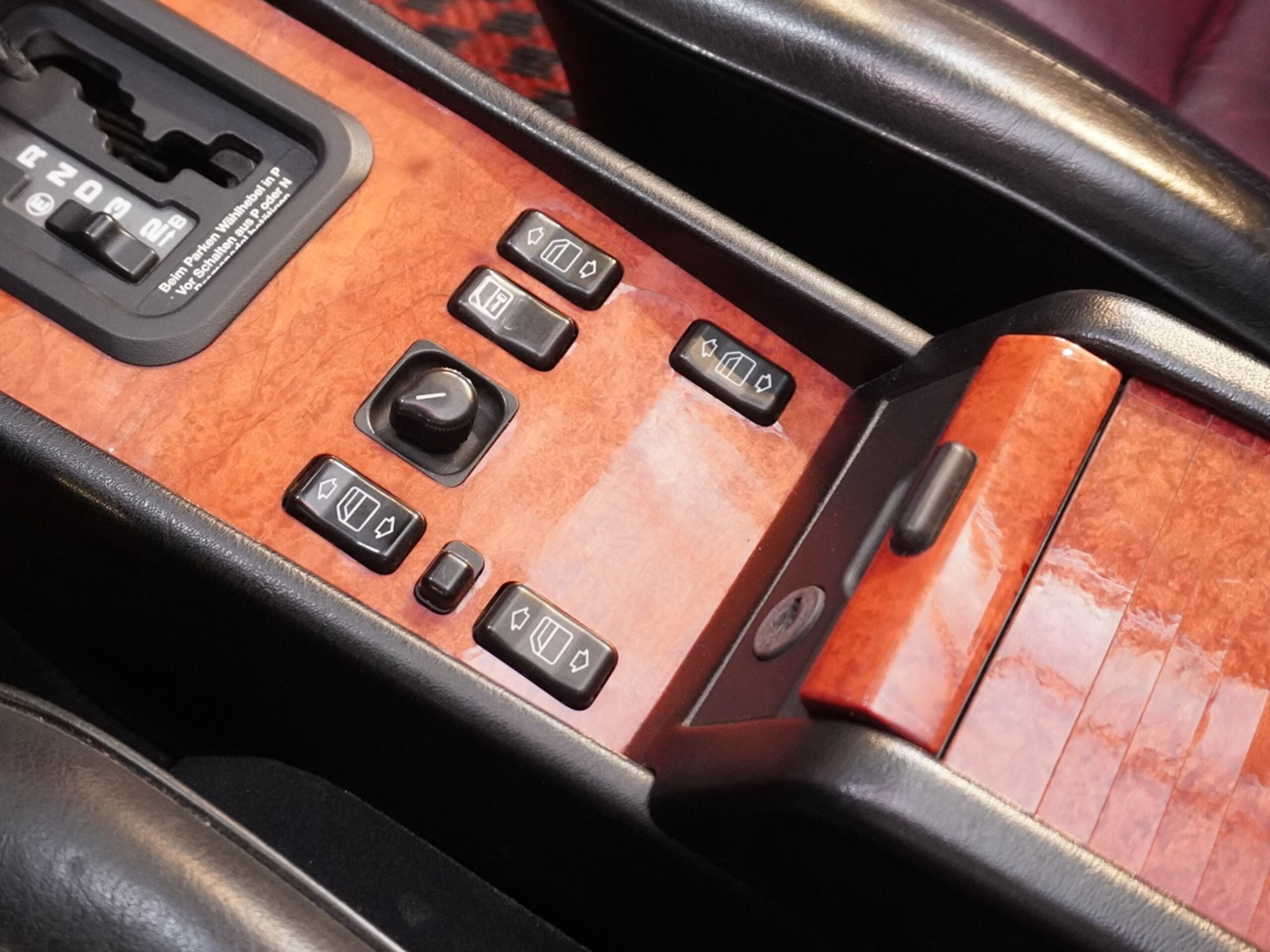 1994 Mercedes Benz E500 Limited — Photo 11 / 18