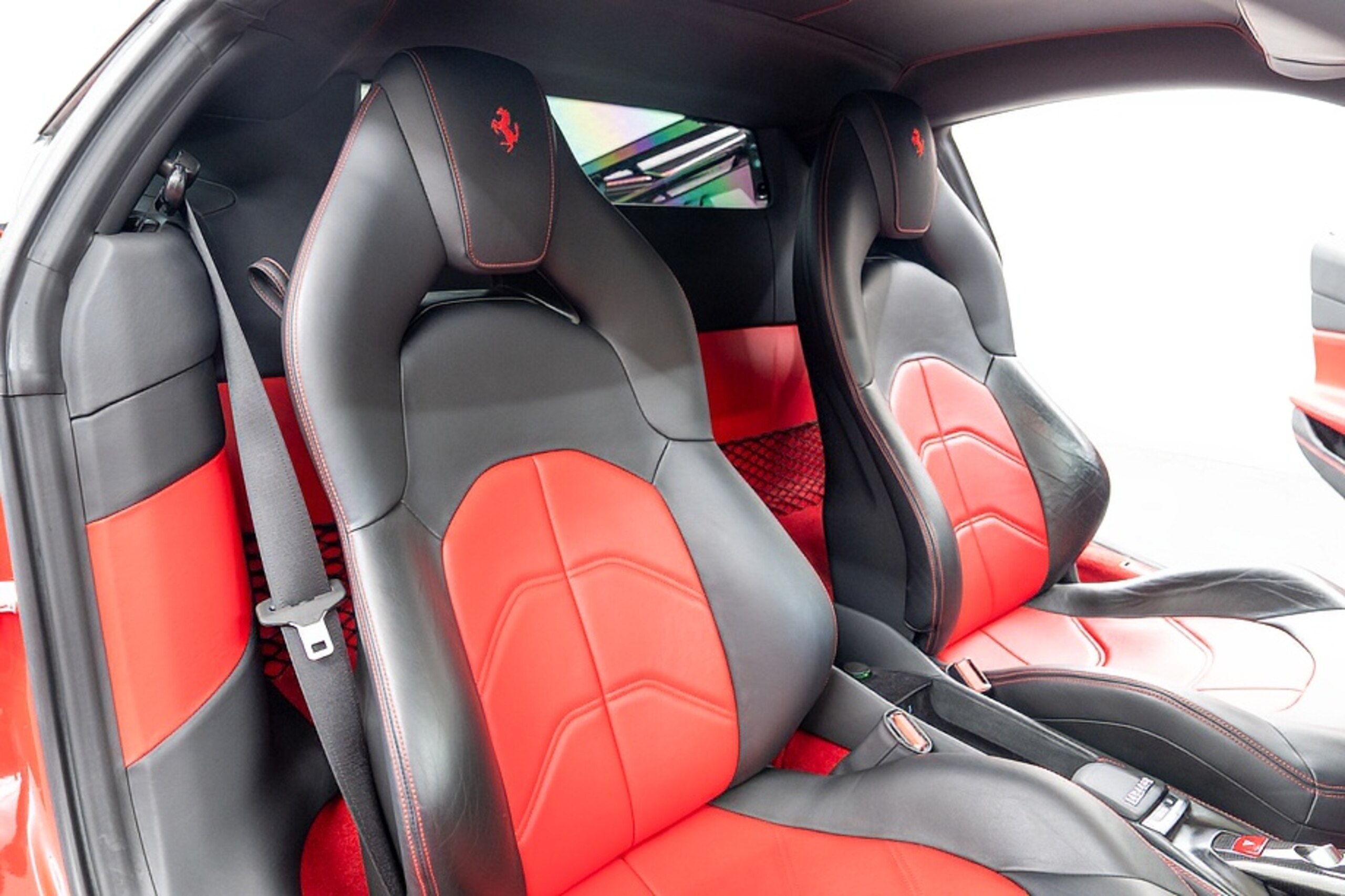 2016 Ferrari 488GTB — Photo 15 / 19