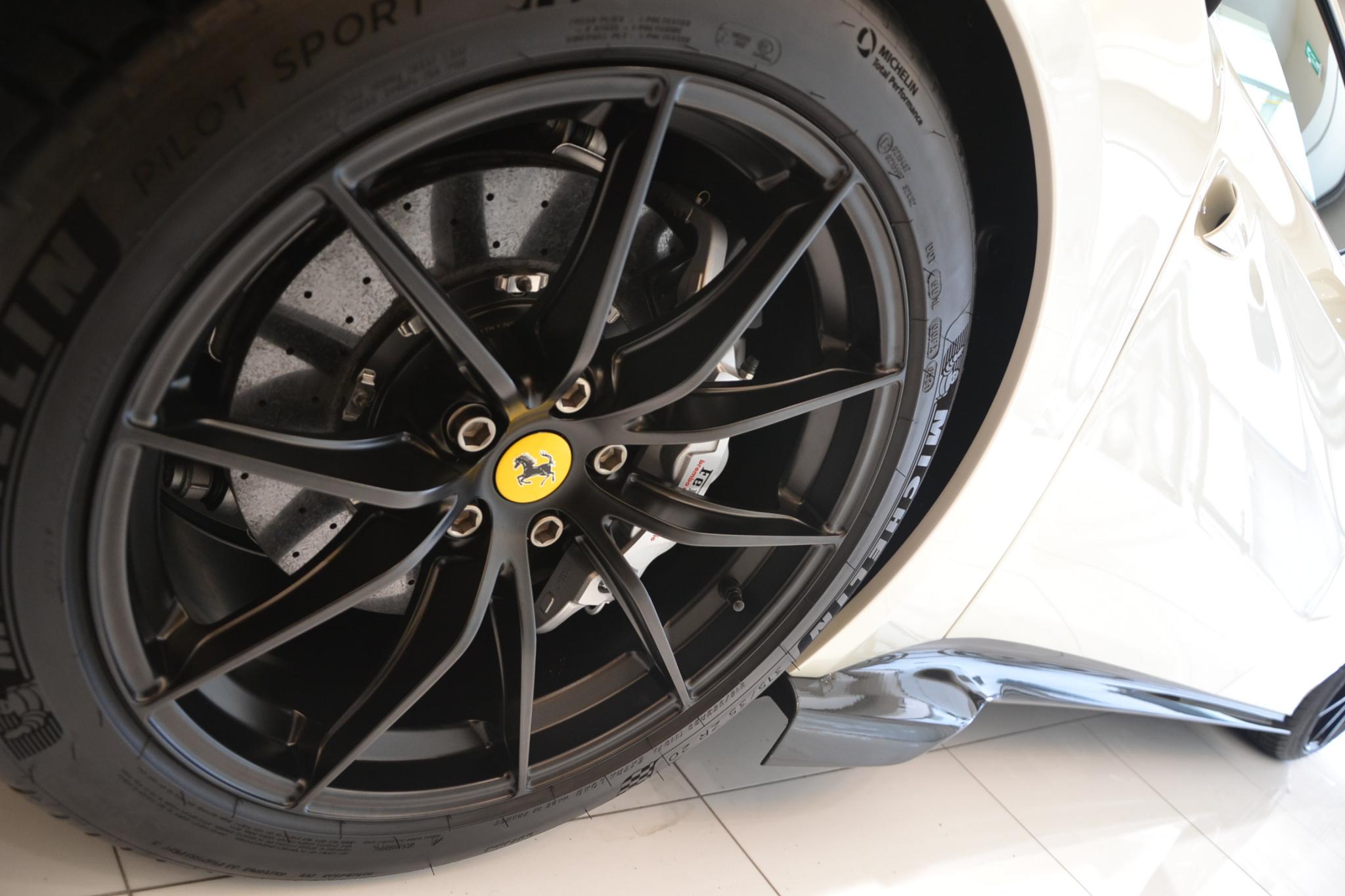 2016 Ferrari F12tdf — Photo 22 / 28
