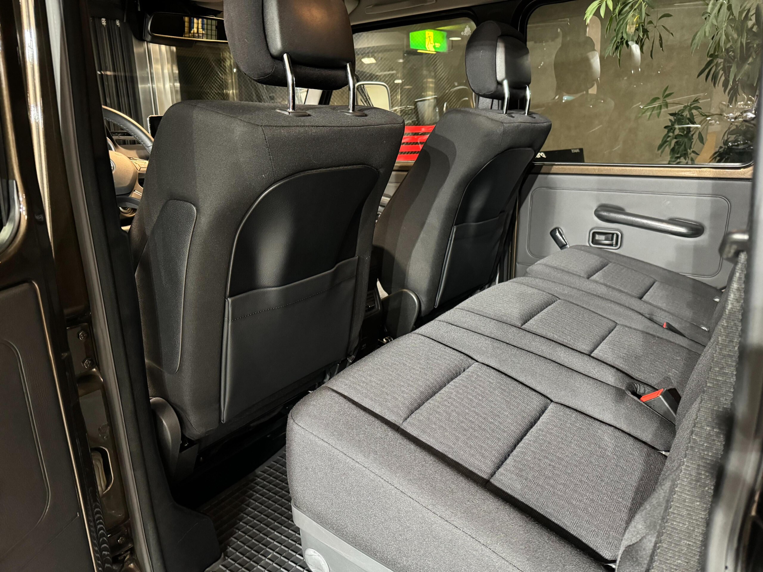 2018 Mercedes Benz G350d Professional — Photo 13 / 15