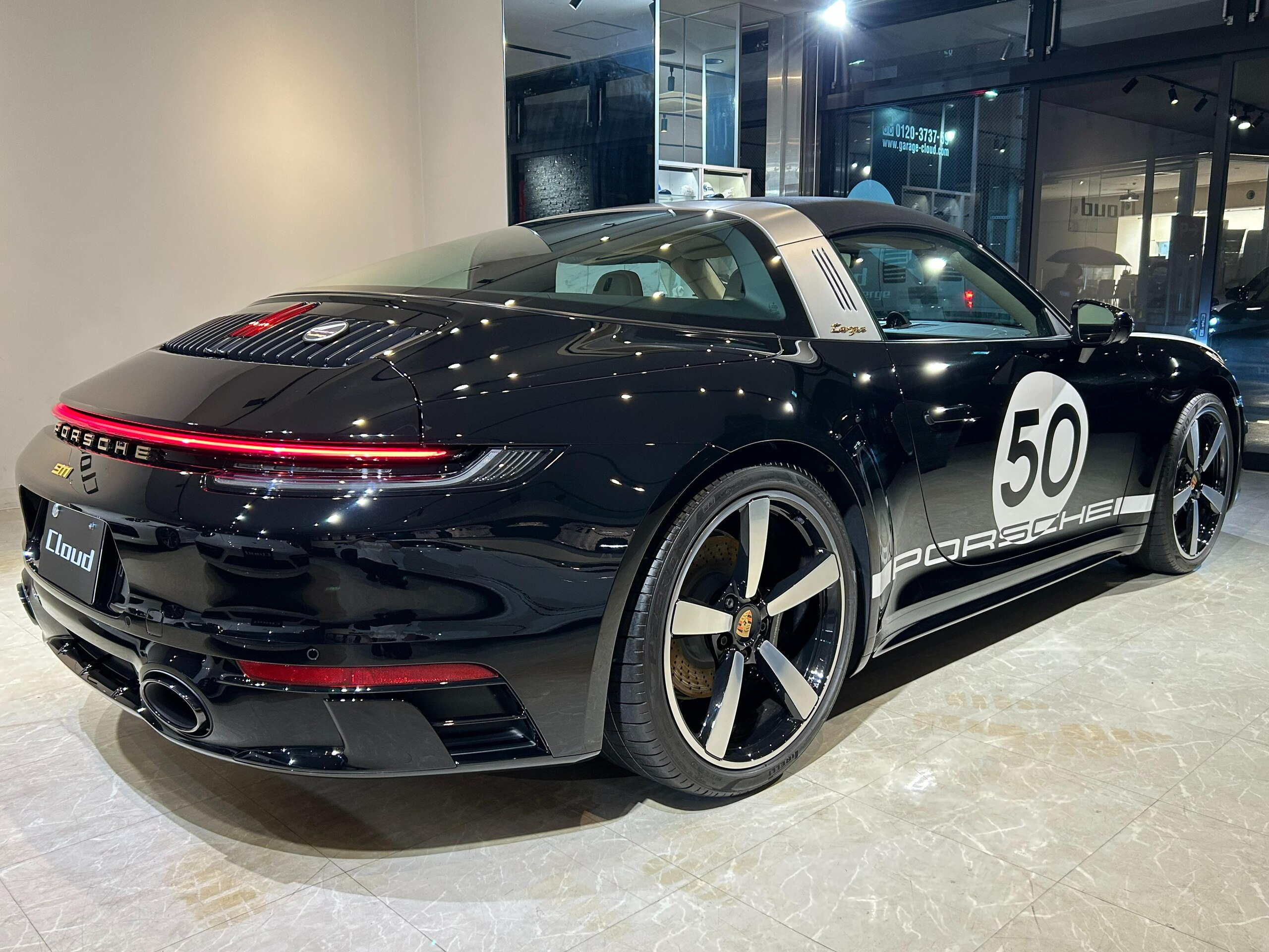 2020 Porsche 911 Targa 4S — Photo 17 / 78
