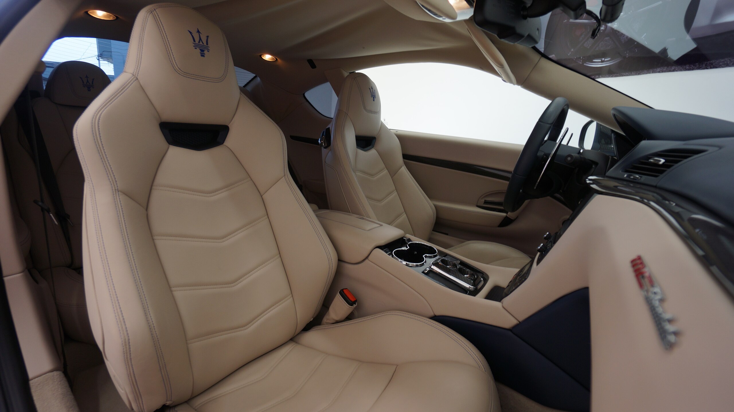 2017 Maserati Granturismo MC Stradale — Photo 13 / 19