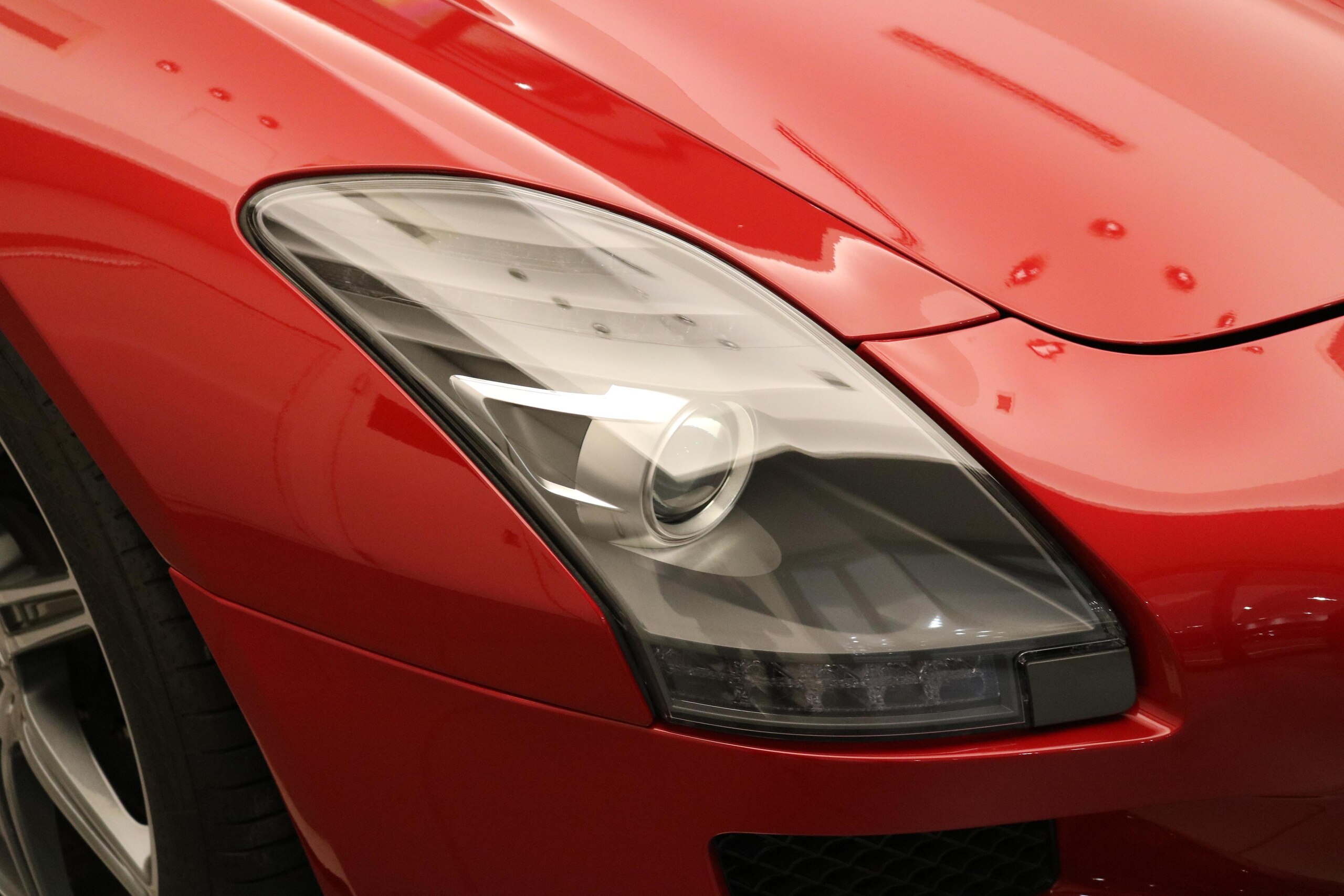 2010 Mercedes Benz SLS AMG — Photo 13 / 14