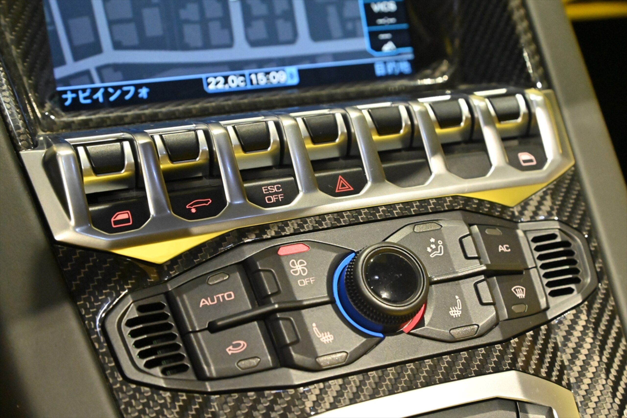 2014 Lamborghini Aventador Roadster LP720-4 — Photo 12 / 22
