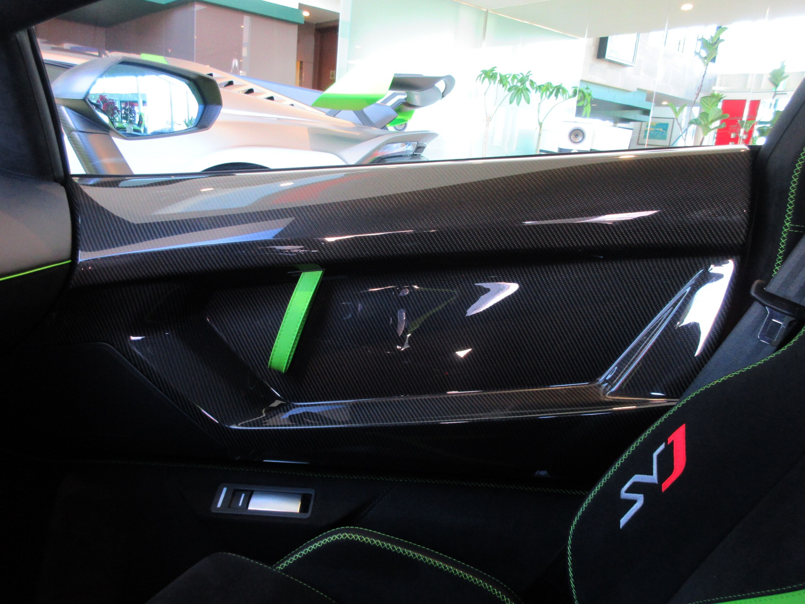 2020 Lamborghini Aventador SVJ — Photo 20 / 25